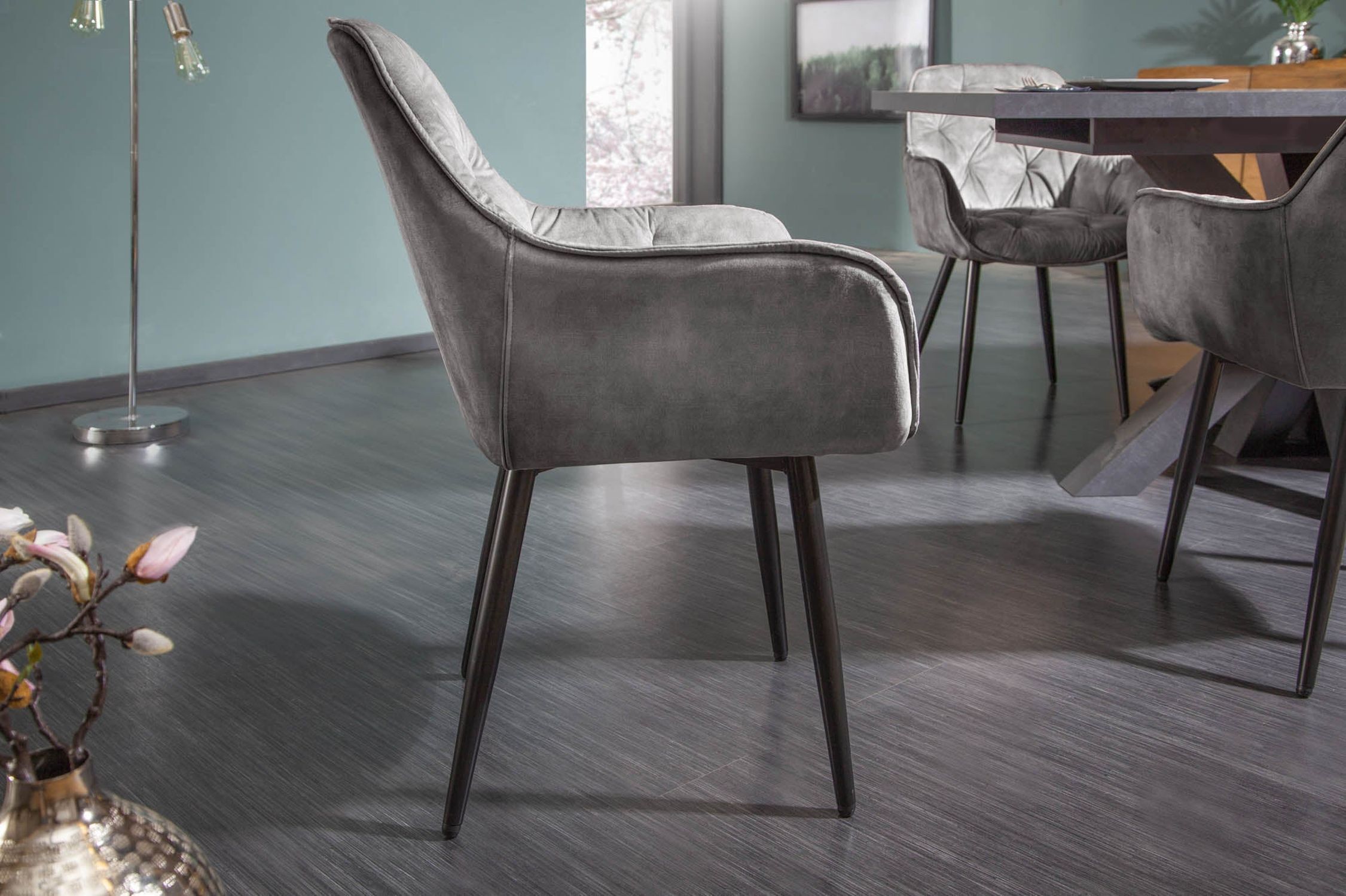 Chaise de salle à manger velours métal vert/gris noir Chesterfield Fußboden, Bodenbeläge, Mobiliar, Innenarchitektur, Stuhl
