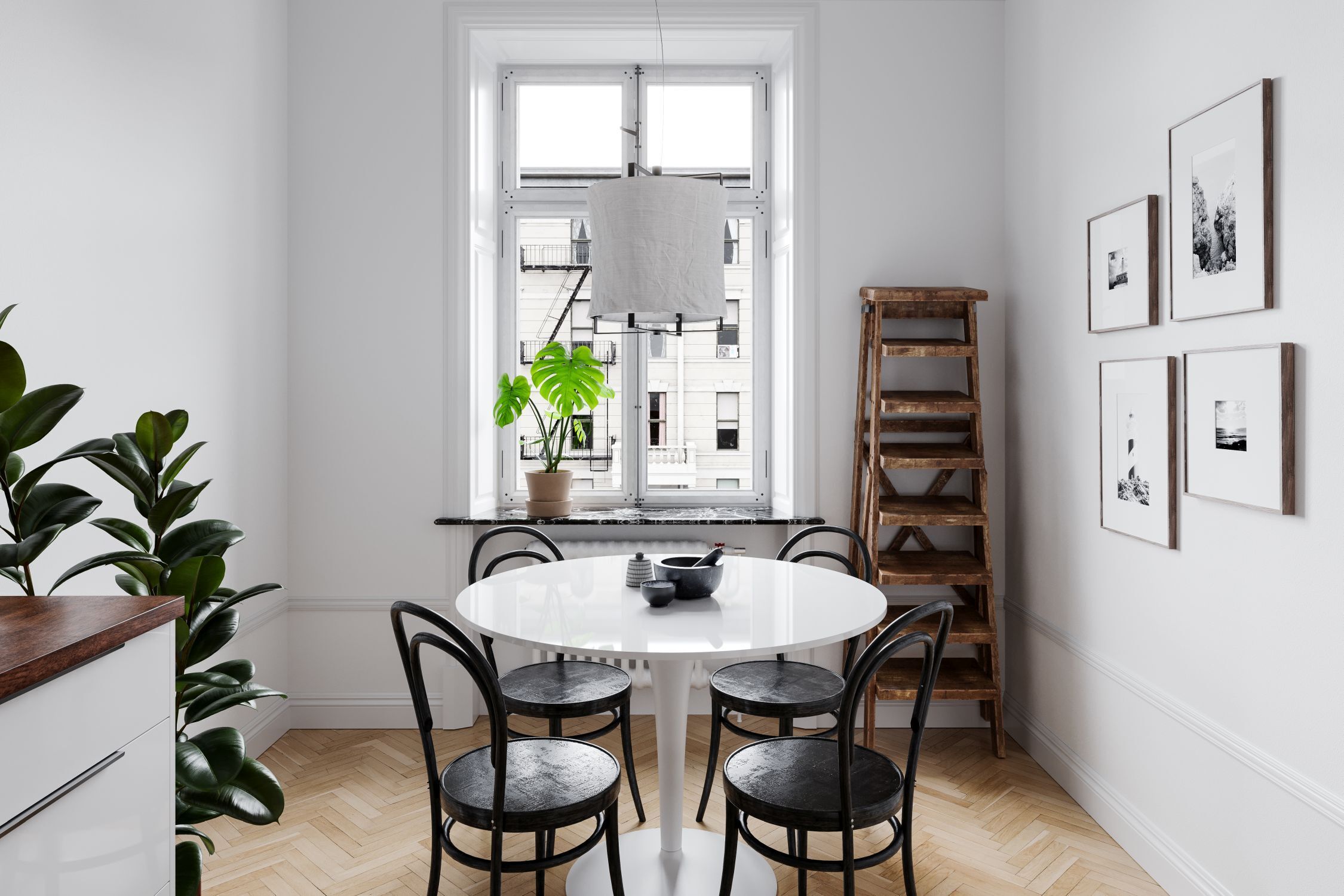 esstisch, runde tischplatte, stuhlset, wohnzimmer deko, fensterbank pflanze