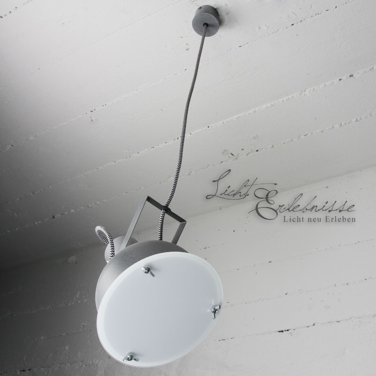 Suspension industrielle table à manger réglable en zinc Suspension industrielle table à manger réglable en zinc