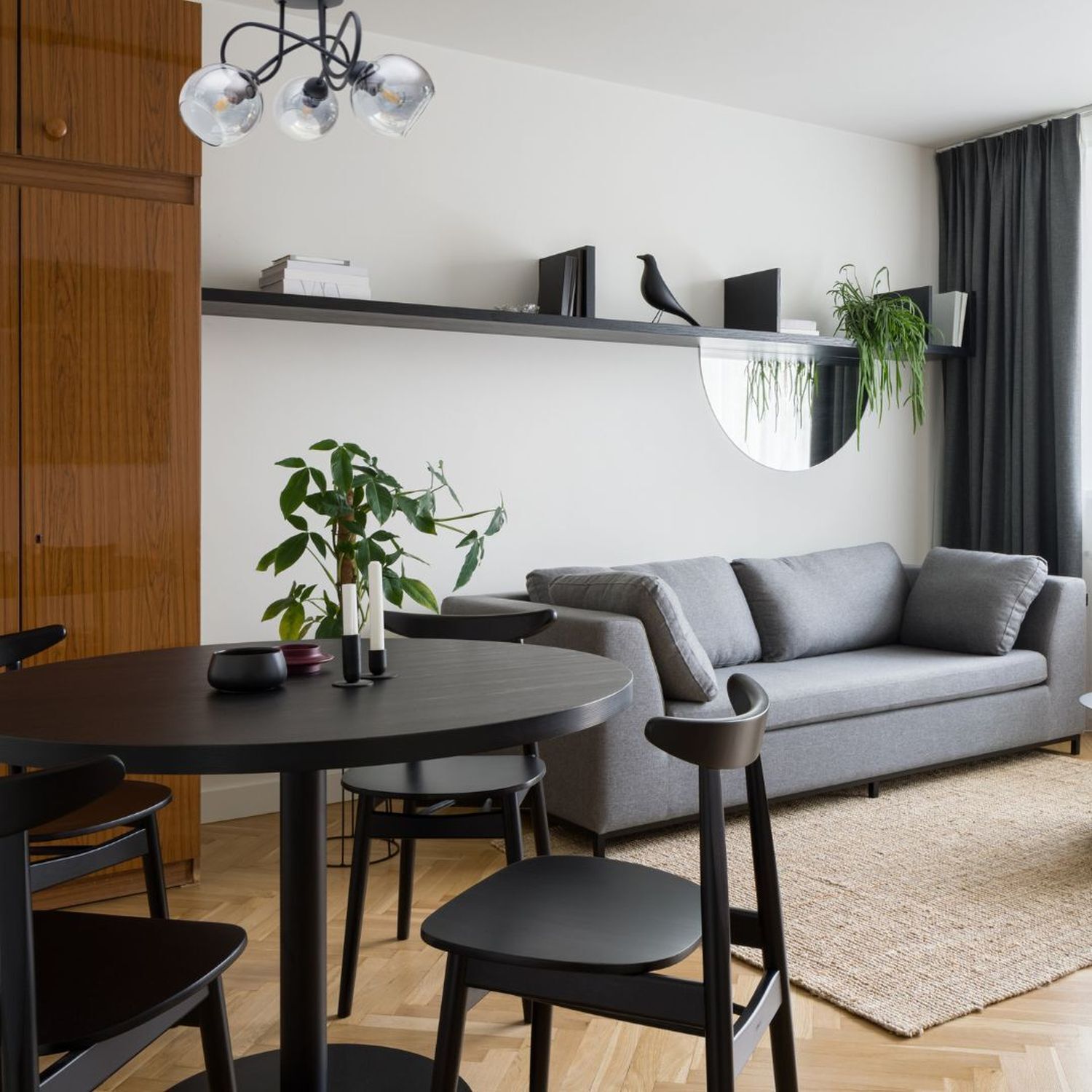 Wohnzimmer, Esstisch, Sofa, Holzboden, Schwarz