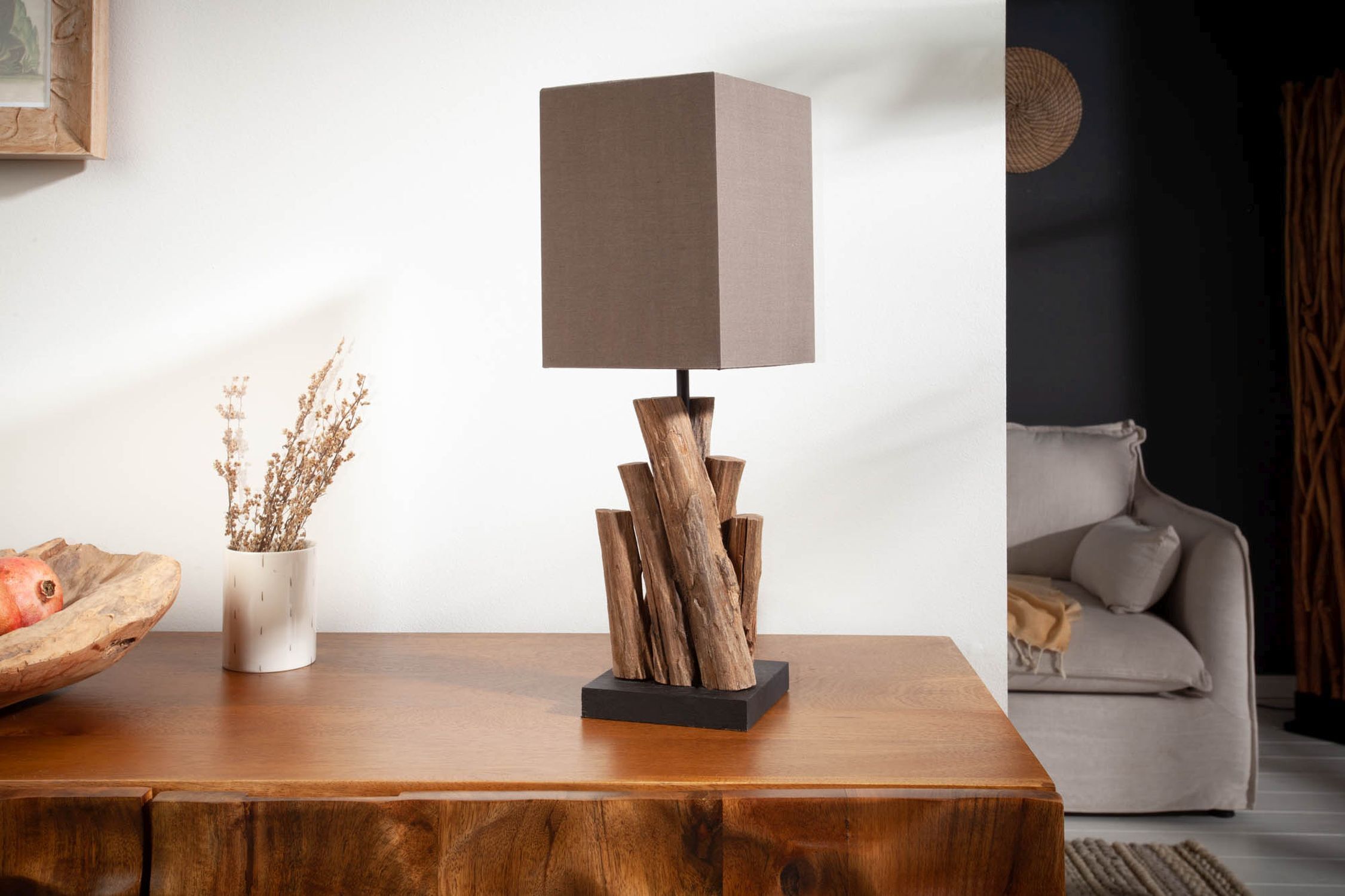 Tischlampe, Holzstämme, Lampenschirm, Tischdeko, Wohnzimmer