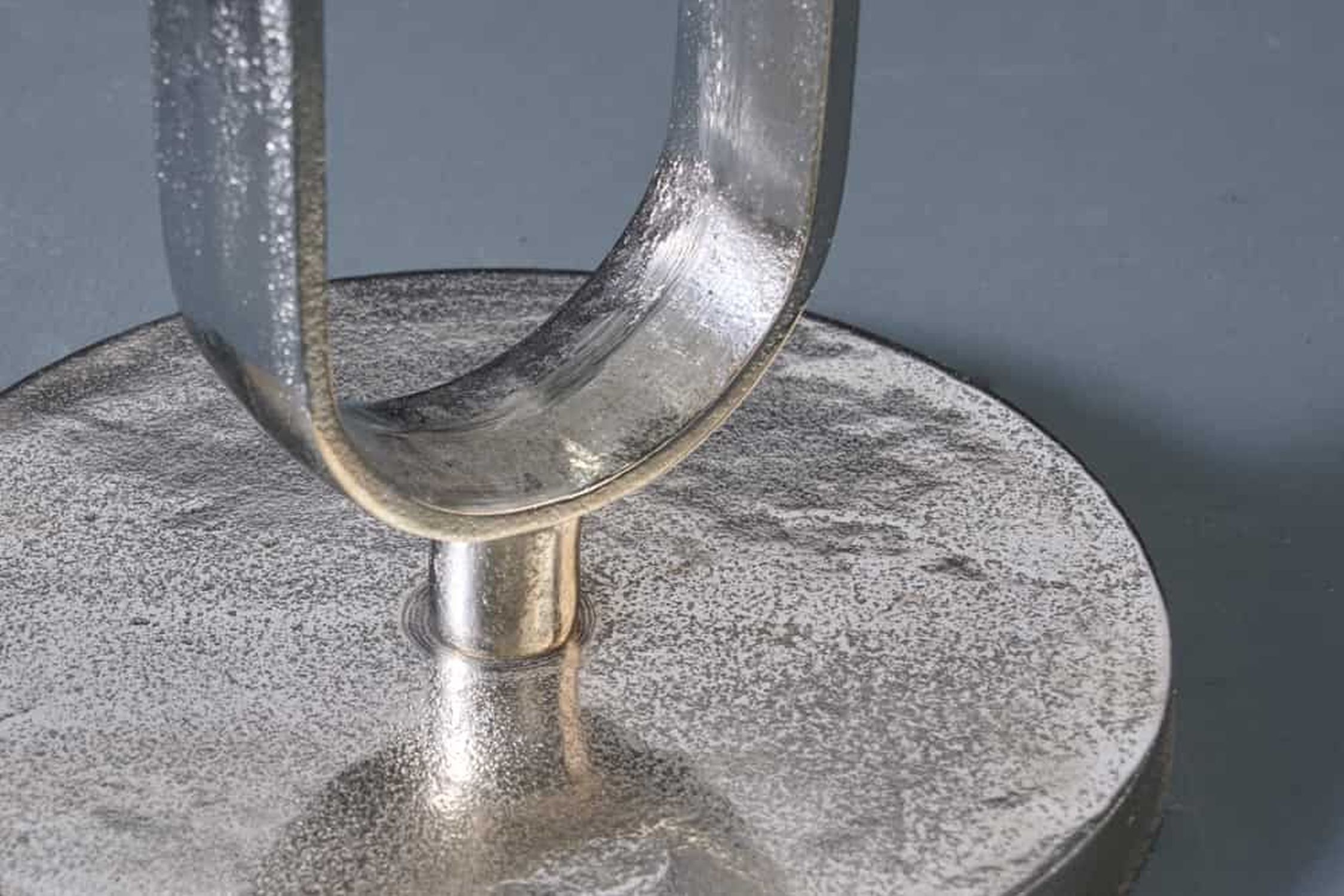 Beistelltisch Metall in Weiß Silber 45x45 cm Handarbeit Beistelltisch Metall in Weiß Silber 45x45 cm Handarbeit