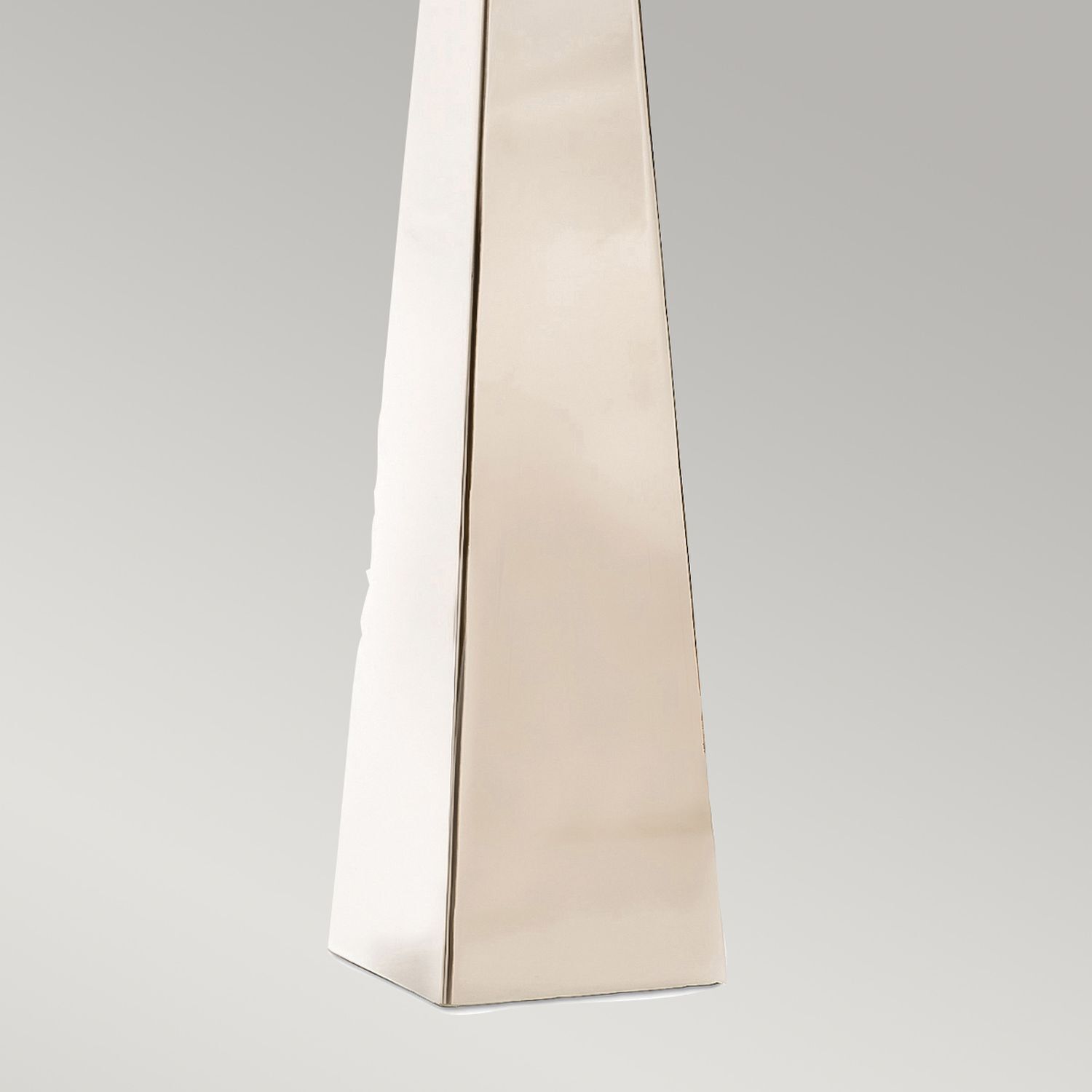 Tischleuchte groß 79 cm hoch E27 Modern Metall Stoff Pyramide, konisch, Karton, beige, Verpackung