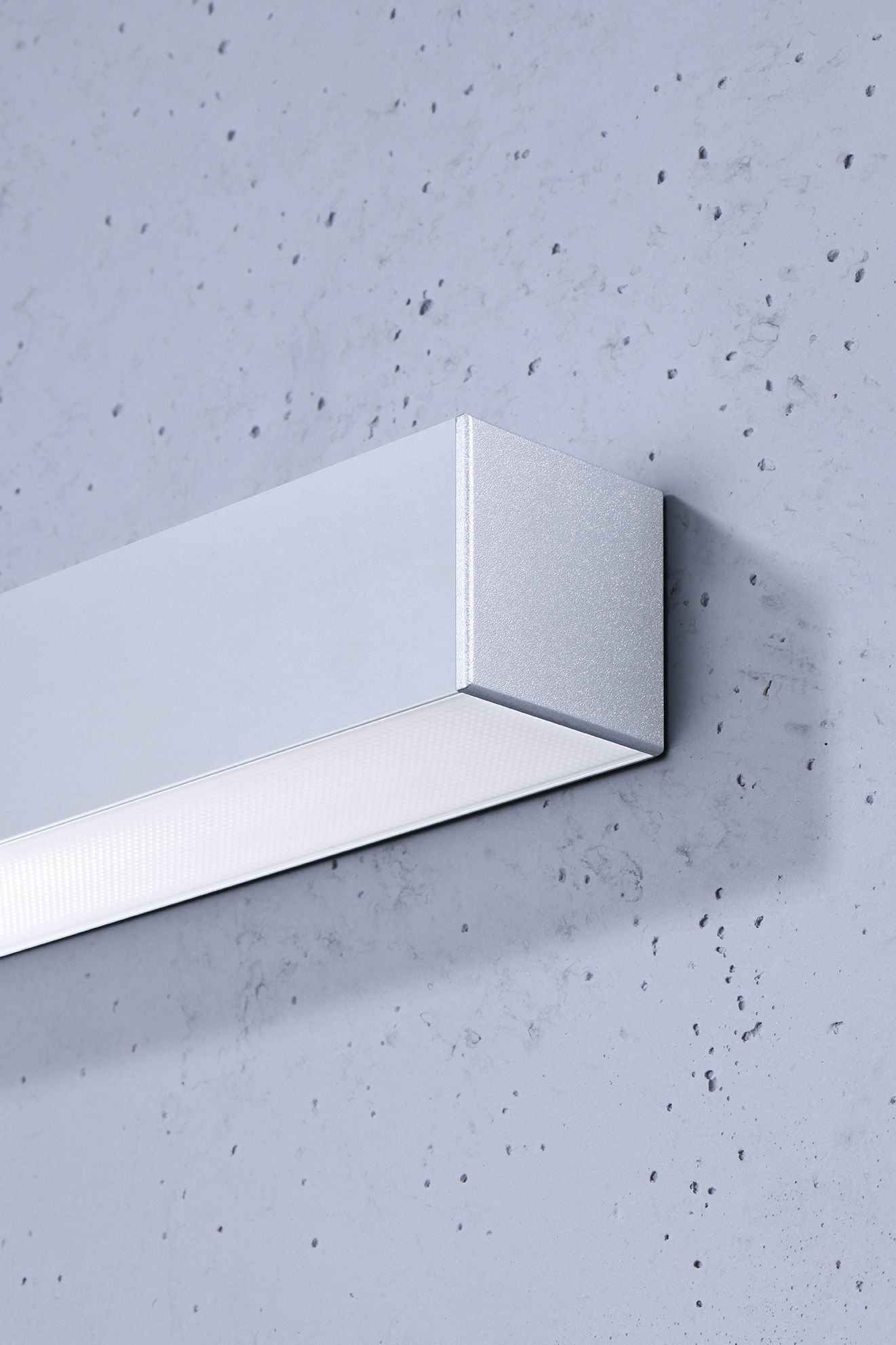 Applique murale LED métal 150 cm de long downlight plat