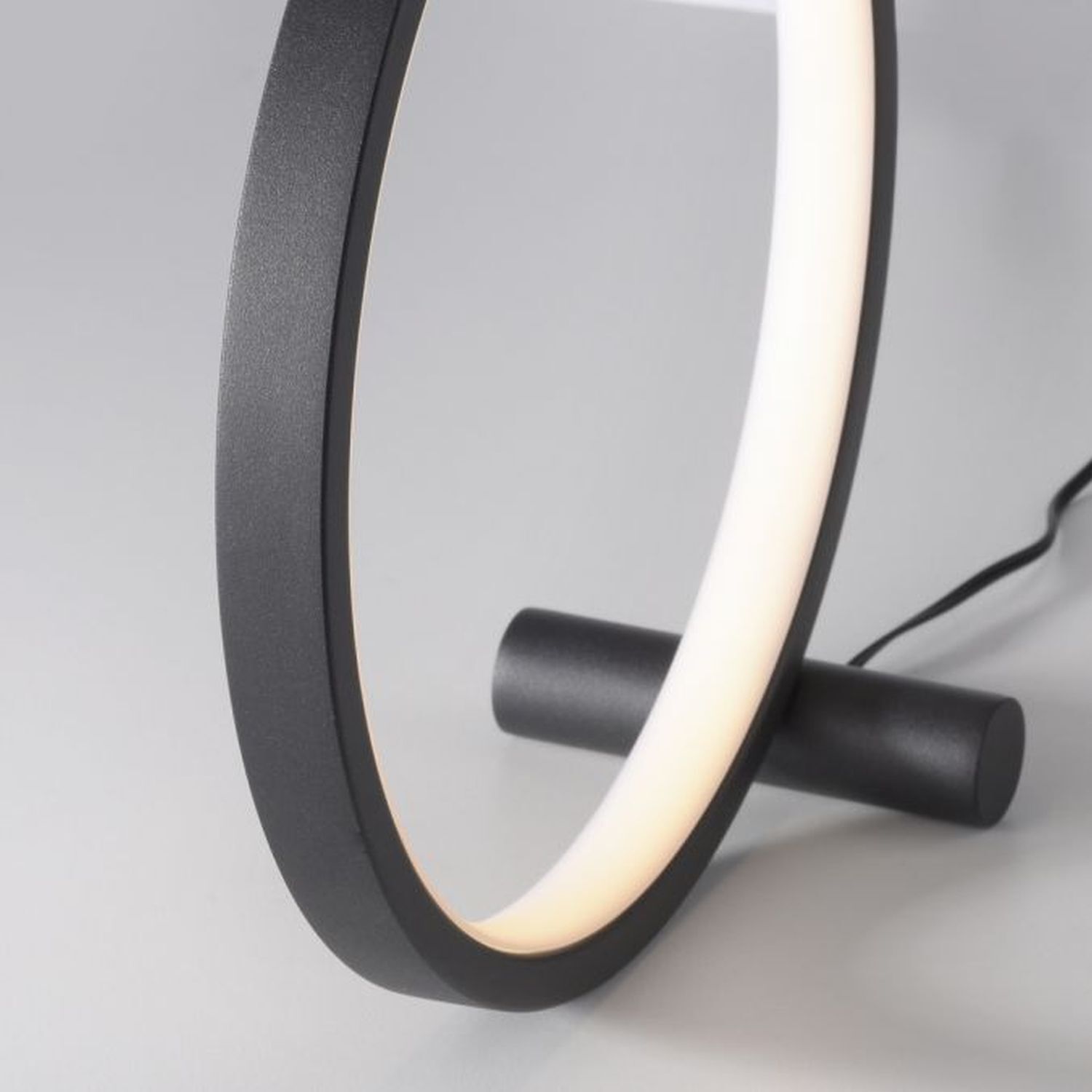 LED Lampe de table noir anneau métallique H:25,5 cm 1290 lm