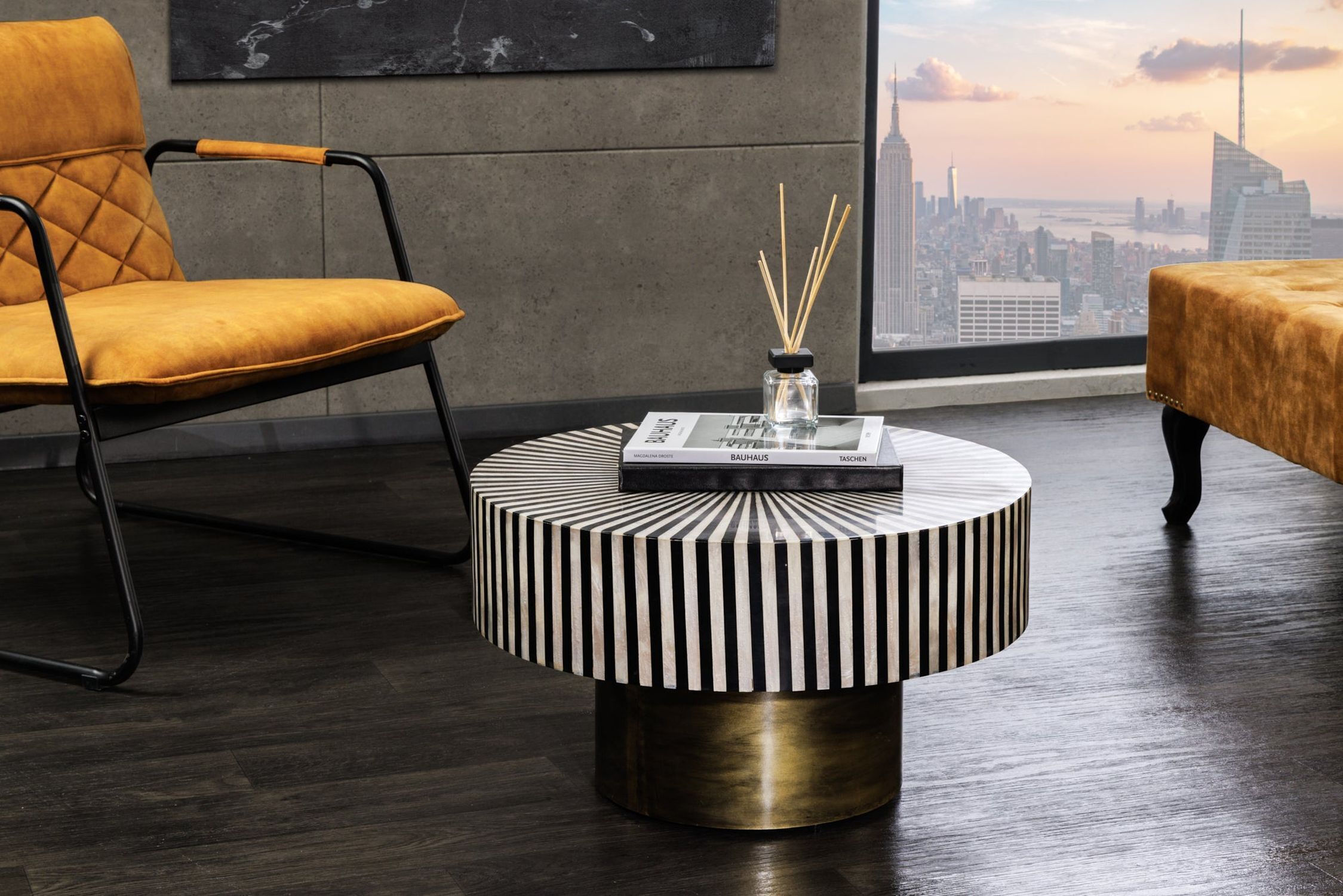 Kaffeetisch, Mobiliar, Tabelle, Tischplatte, Stuhl