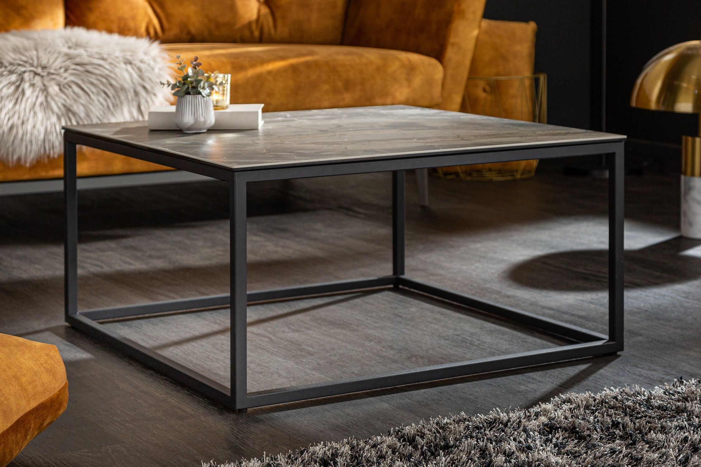 Table basse en céramique aspect marbre noir 75x75cm (LxlxH) Table basse en céramique aspect marbre noir 75x75cm (LxlxH)