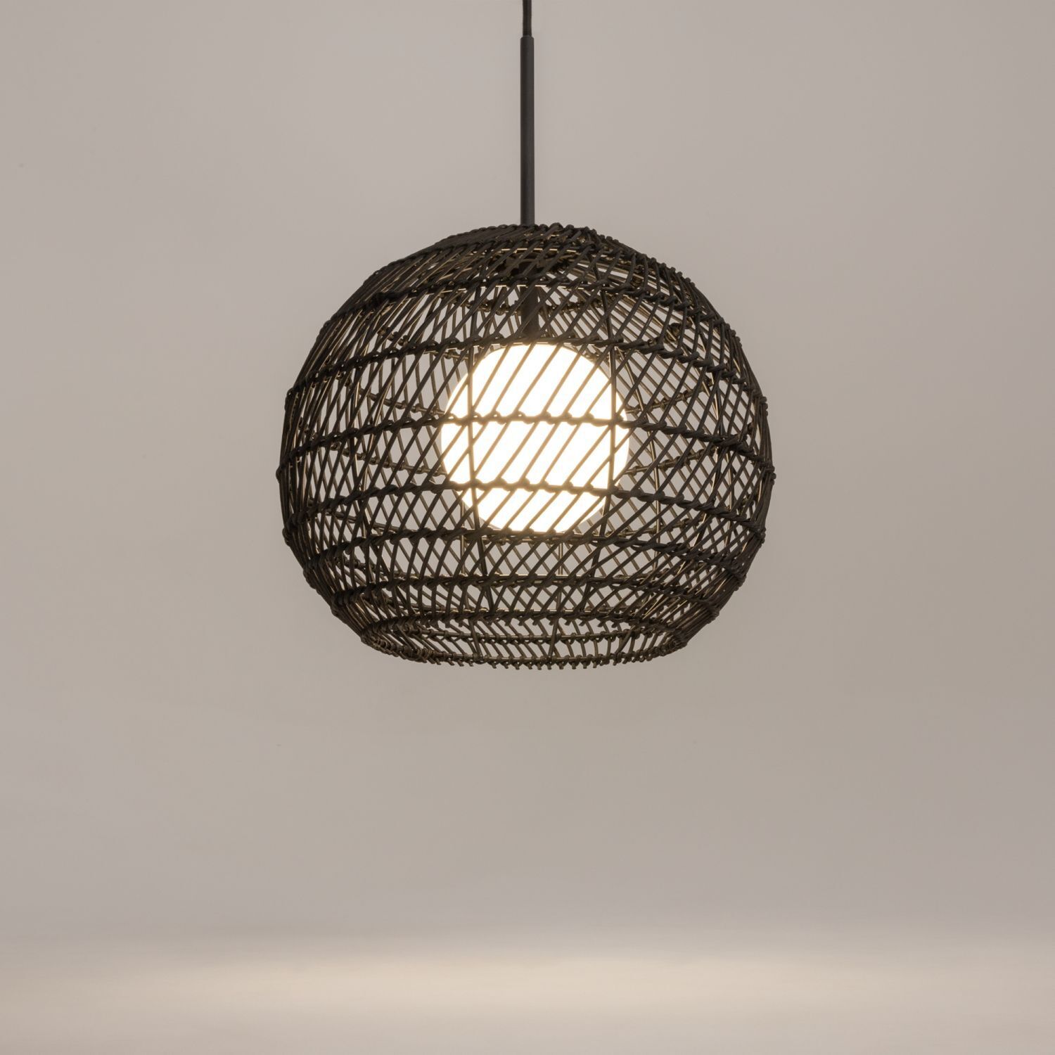 Suspension métal verre G9 ronde D : 30 cm noir blanc