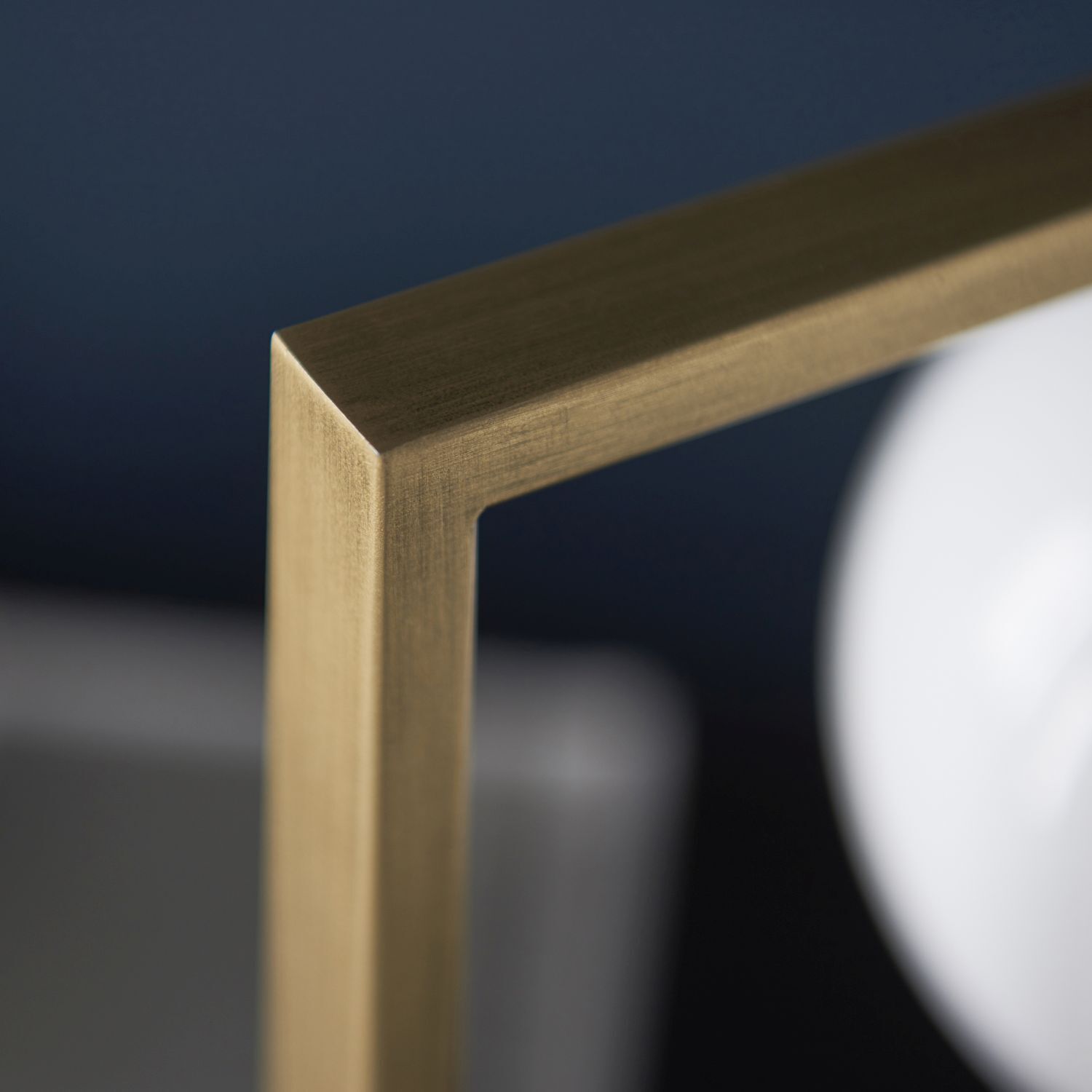 Lampe de table verre métal 30 cm en or blanc Abat-jour sphérique G9