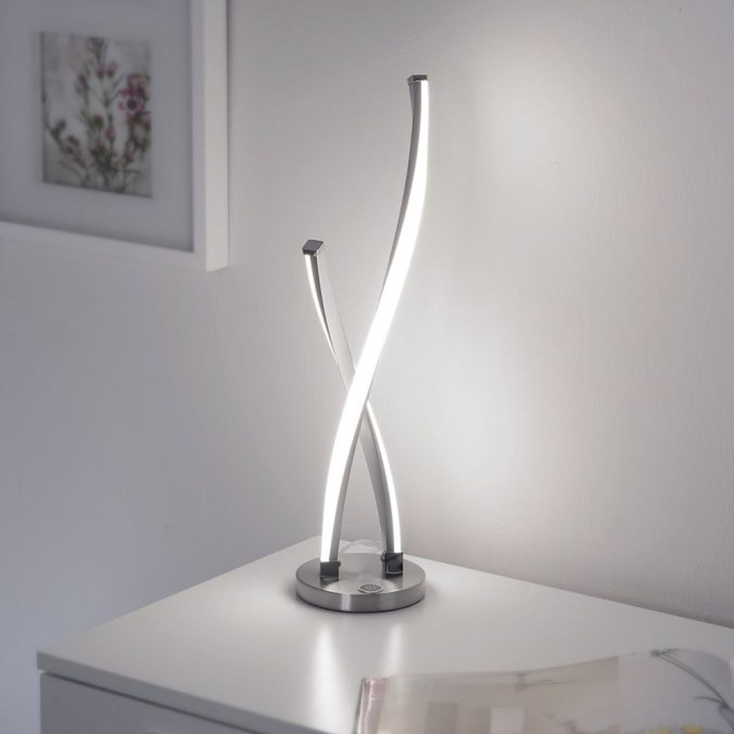 Stylische LED Tischlampe in Stahl 13 W dimmbar Touch Lampe, Schwert, Waffe, Mobiliar