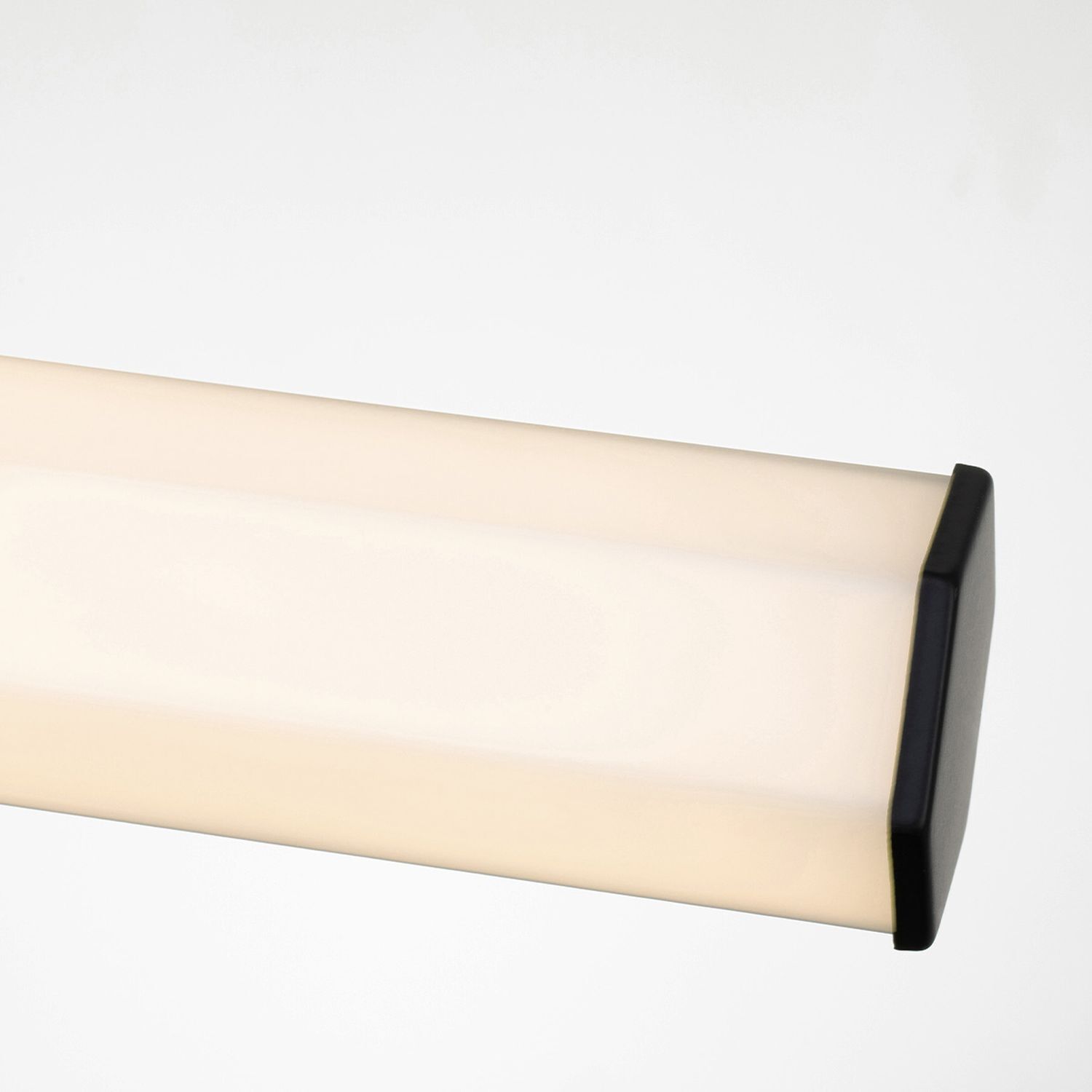 Applique LED salle de bain IP44 H : 65,9 cm allongée noir blanc