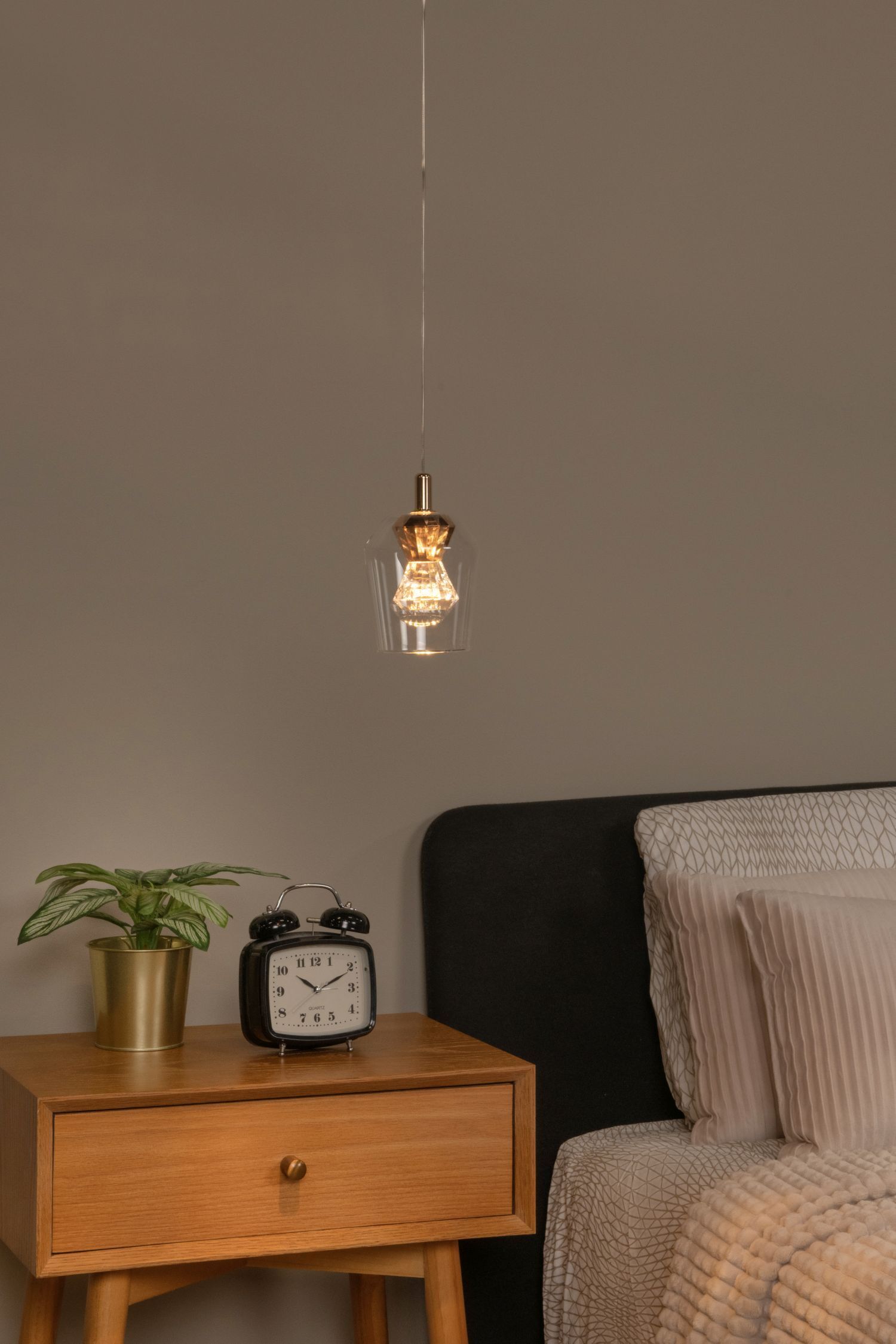 hängende lampe, Nachttisch, Wecker, Zimmerpflanze, Nachtzubehör