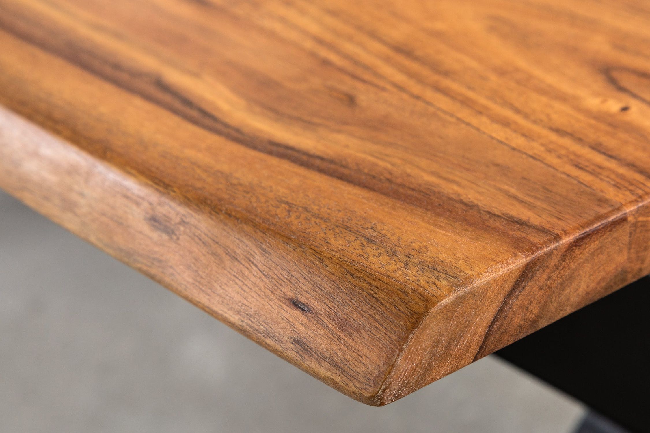 Couchtisch 120 x 60 cm Baumkante x -Beine Industrial Hartholz, Holz, Gebeiztes Holz, Innenarchitektur, Tischplatte