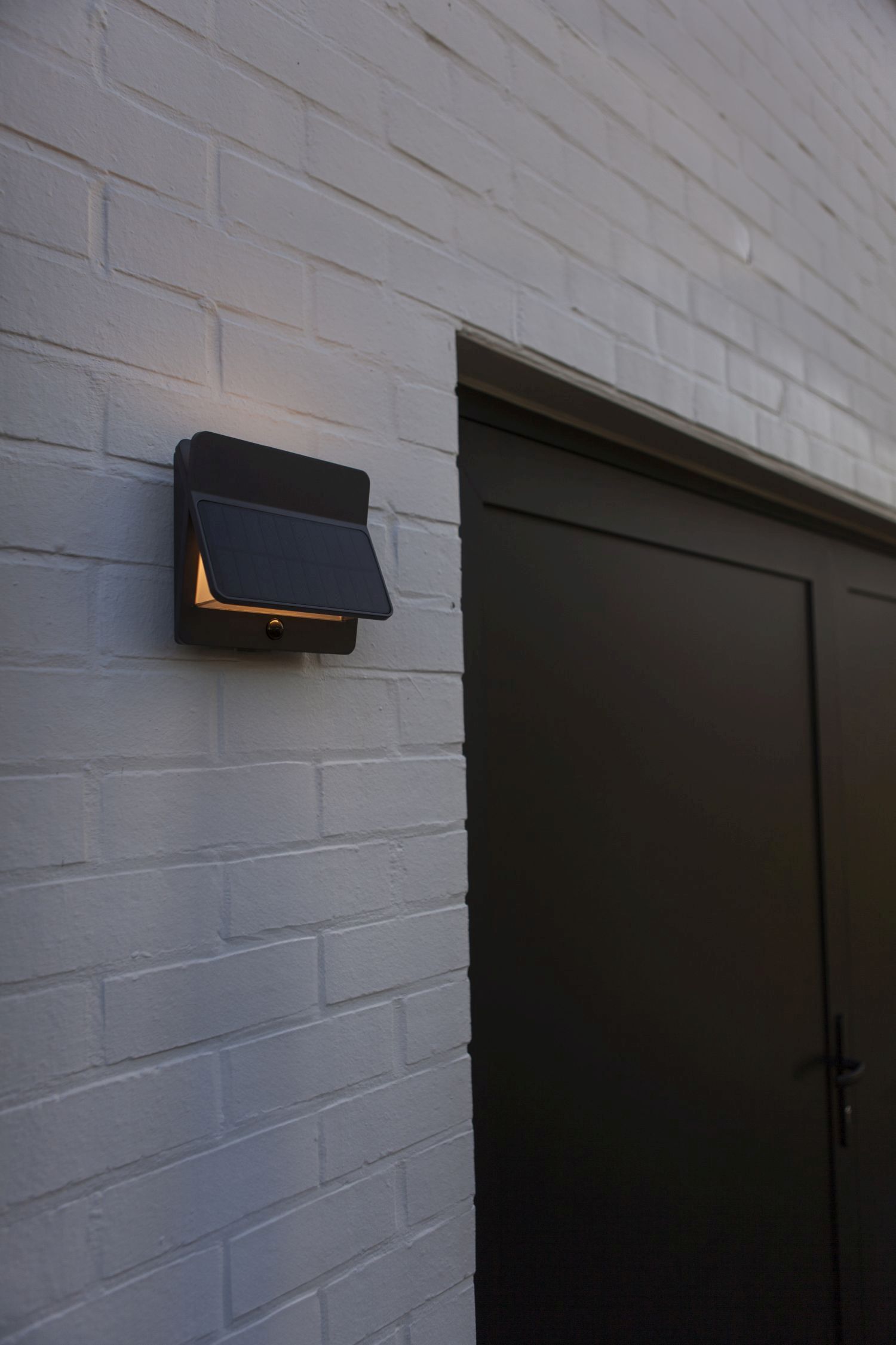Applique solaire à LED avec détecteur de mouvement IP54 3000 K