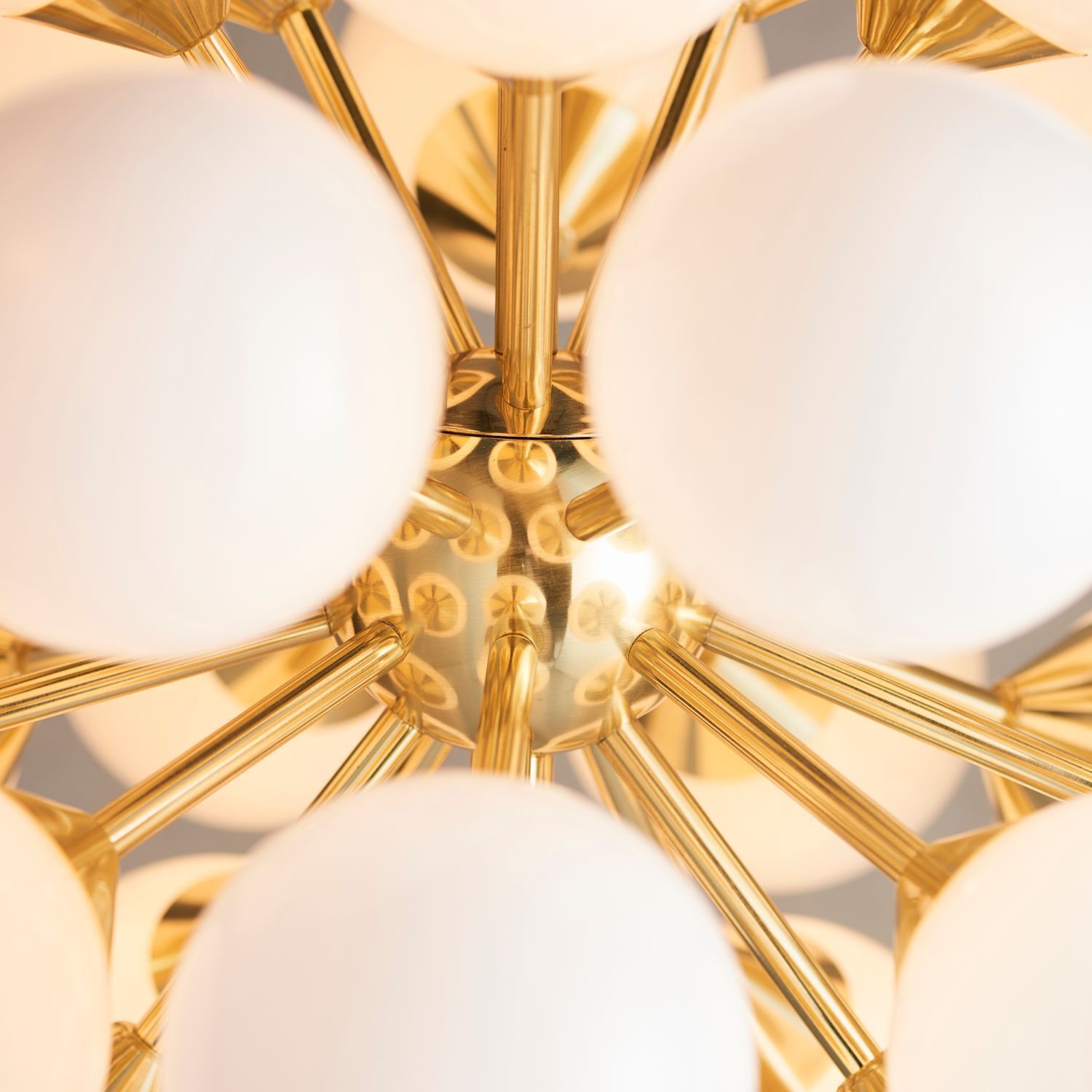 Lampe à suspendre verre métal L : 55 laiton blanc boule abat-jour 28x G9