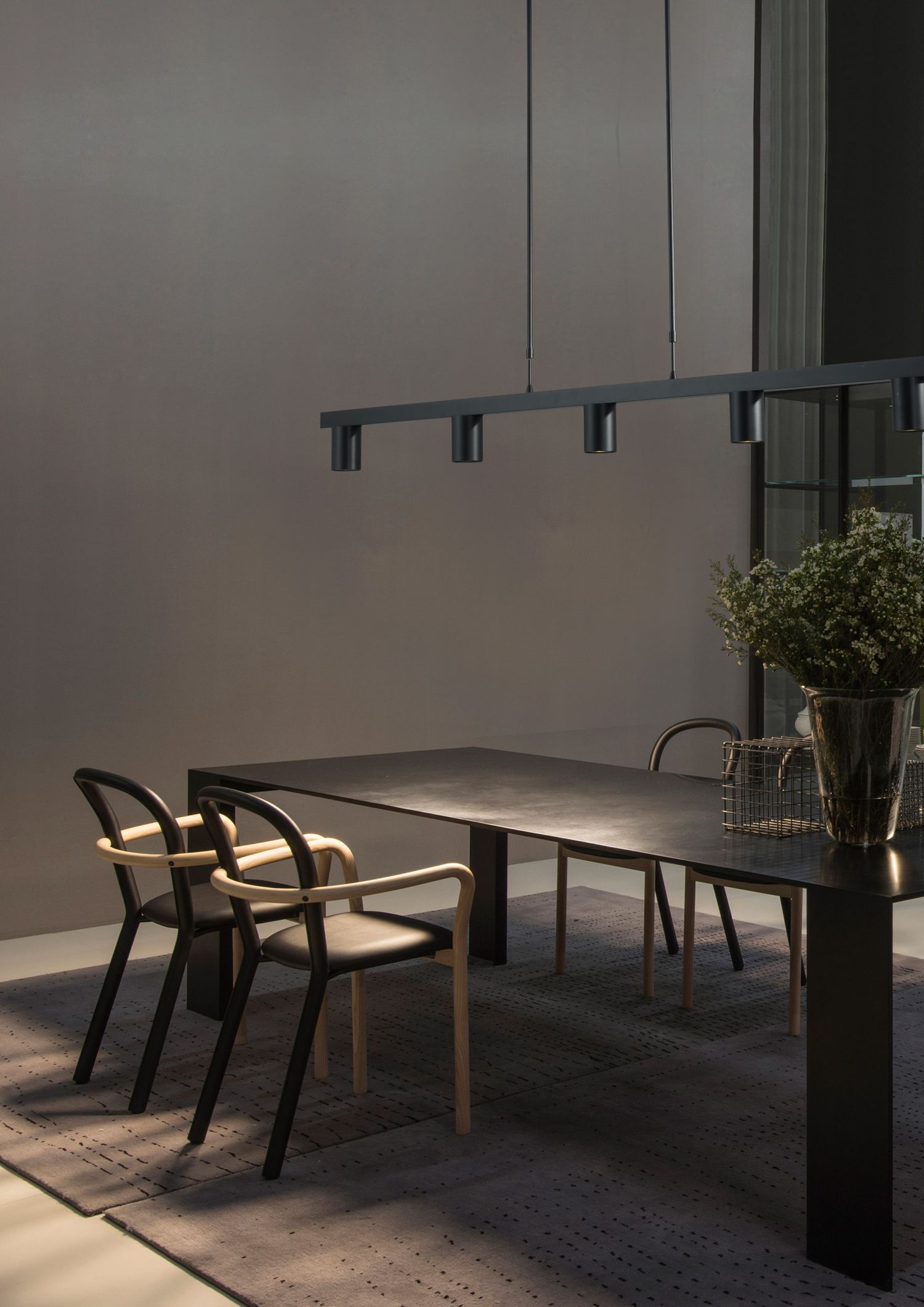 Lampe à suspendre métal noir 5 flammes 130 cm de long