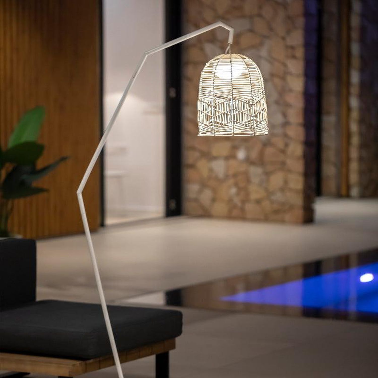 Lampadaire LED extérieur batterie 165 cm de haut IP54 2700 K dimmable
