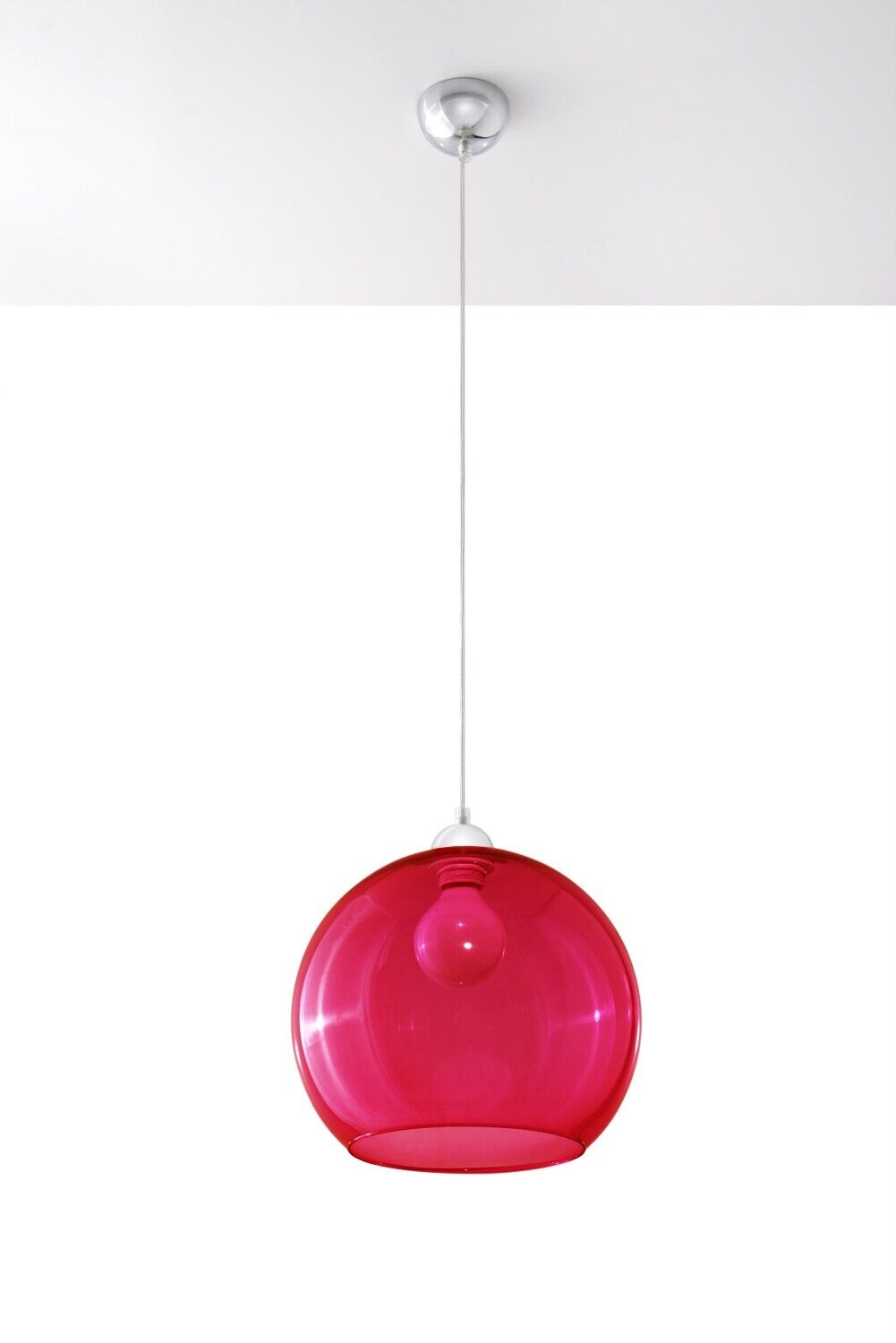 Suspension ronde intemporelle avec abat-jour en verre rouge