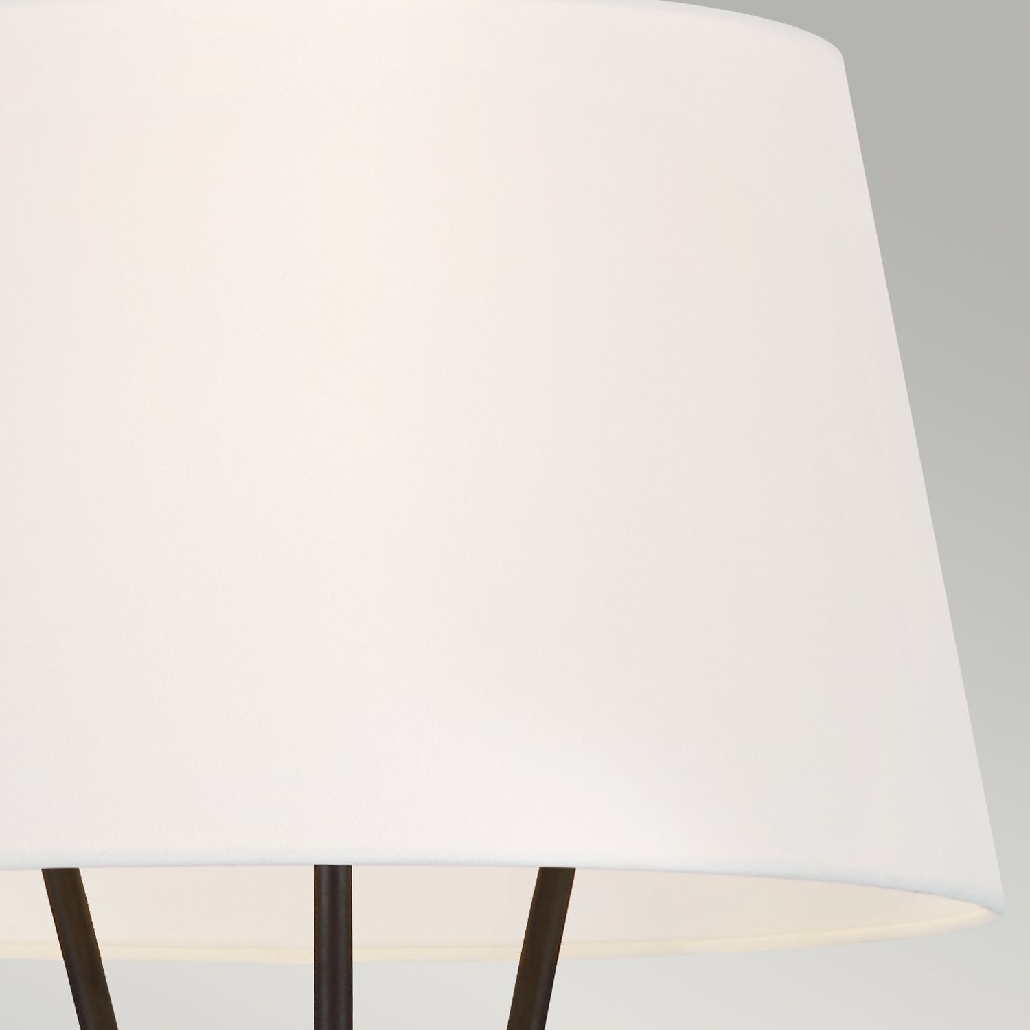 Lampadaire tripode en rouille blanc 140cm petit métal tissu