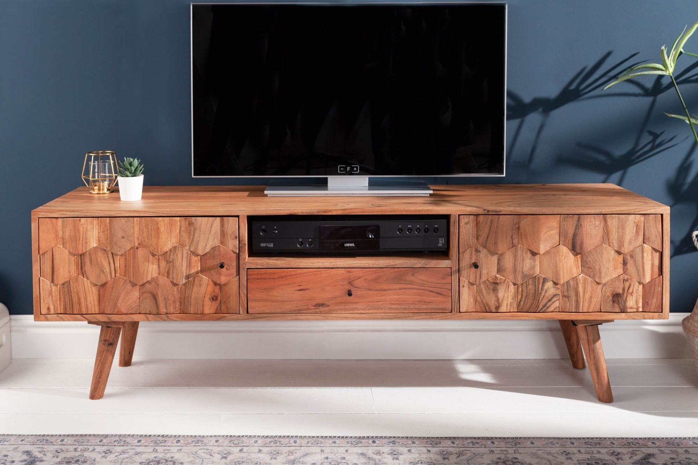 TV Lowboard en acacia, largeur 140 cm, façades 3D massives TV Lowboard en acacia, largeur 140 cm, façades 3D massives