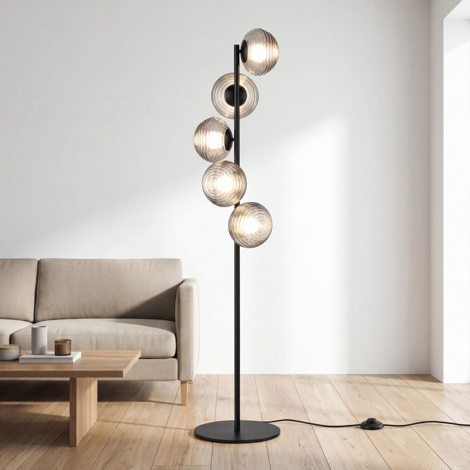 Stehlampe, Standlampen, Lampen, Beleuchtung, Holzstuhl