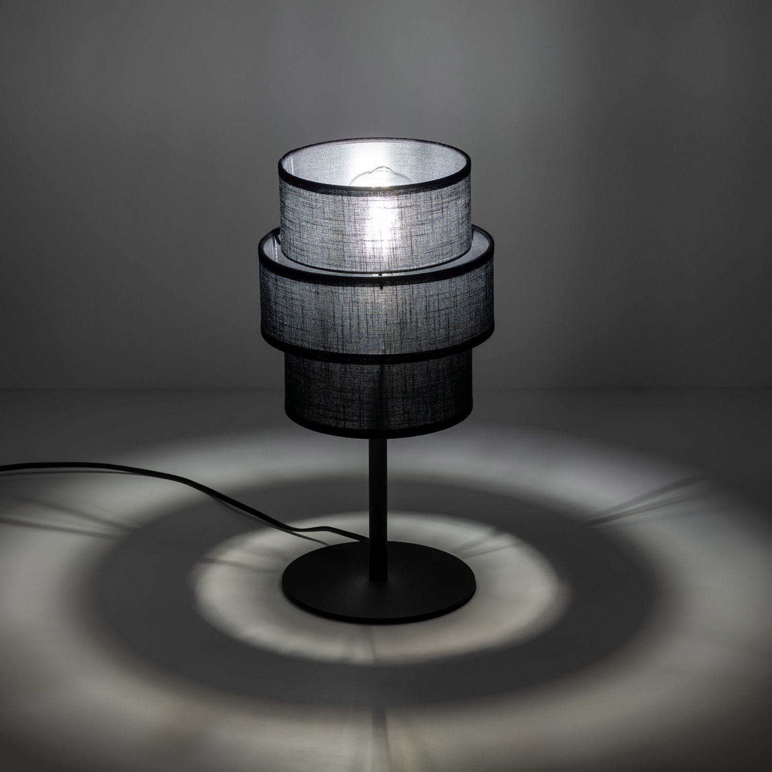 Lampe de table noire 38 cm de haut Tissu Métal E27 GREET