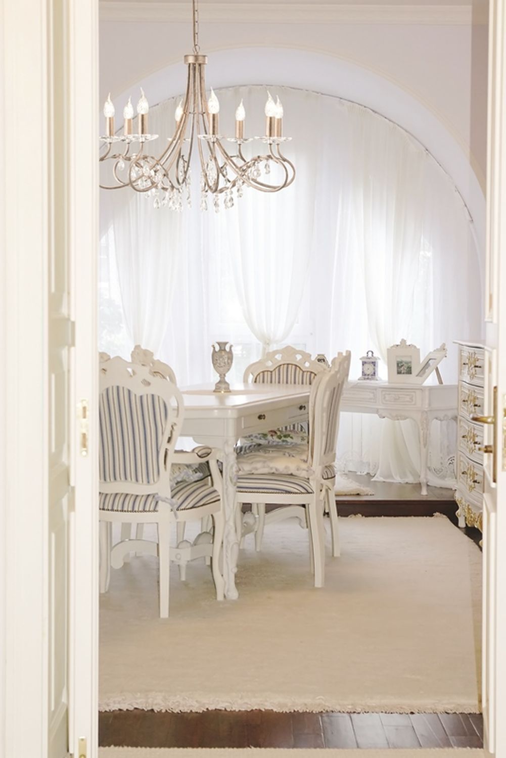 Opulenter Kronleuchter Esszimmer Ø70cm Esszimmer Esszimmer, Esstisch, Tisch, Kronleuchter, Inneneinrichtung