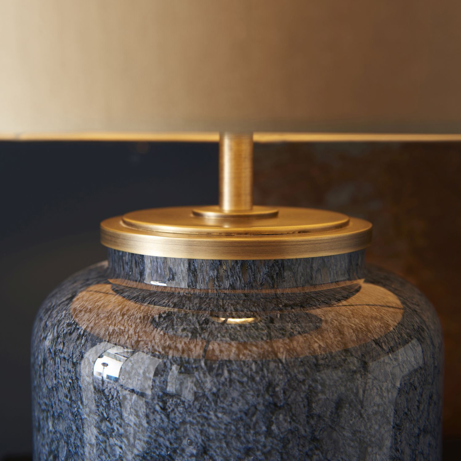 Lampe de table bleu or 48,5 cm de haut tissu verre métal E27