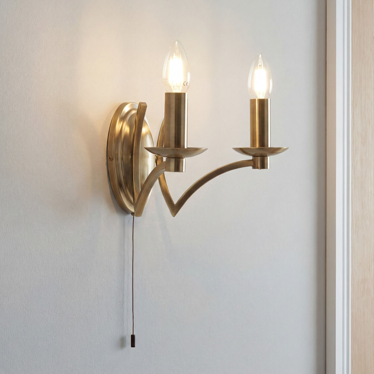 Applique murale avec interrupteur E14 en laiton antique 2 flammes