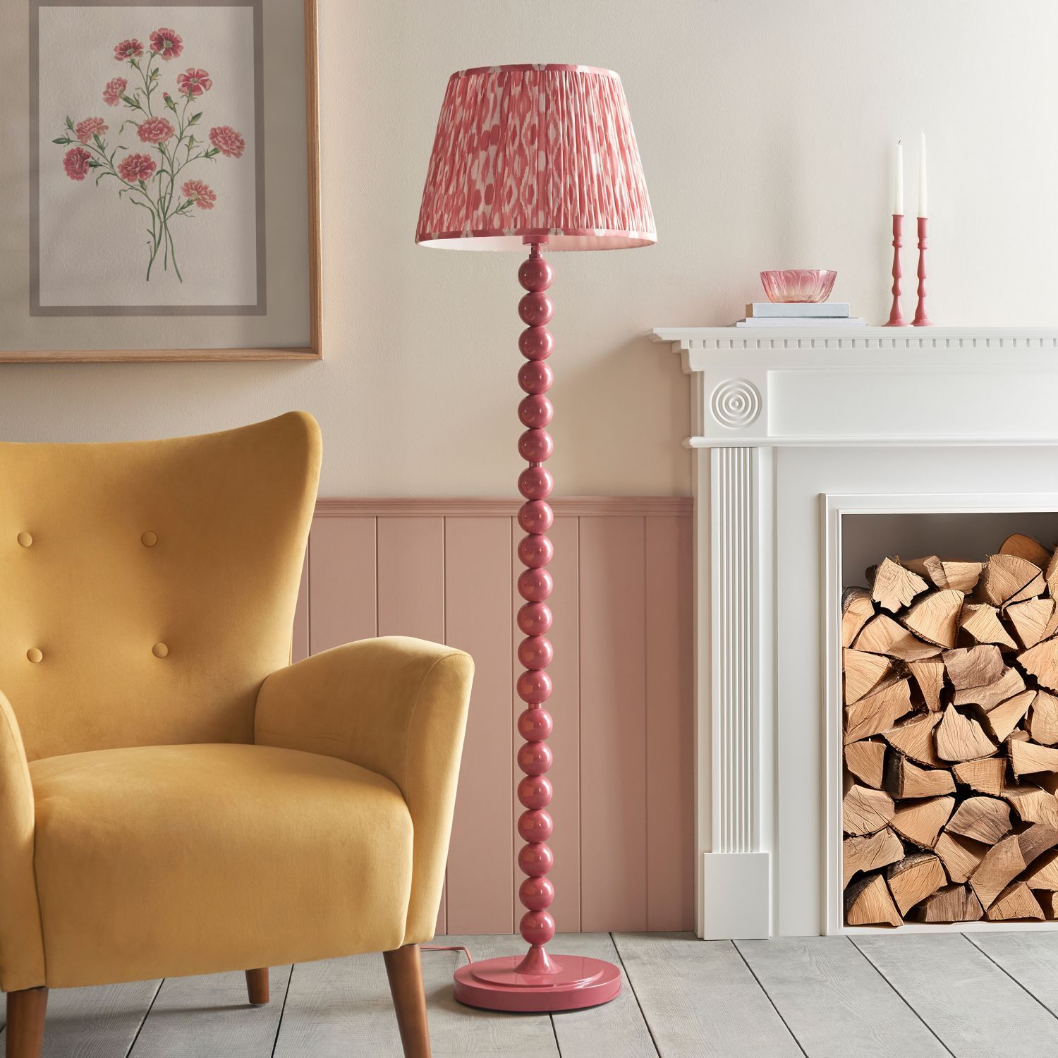 Lampadaire petit E27 154 cm rose corail à motifs tissu métal