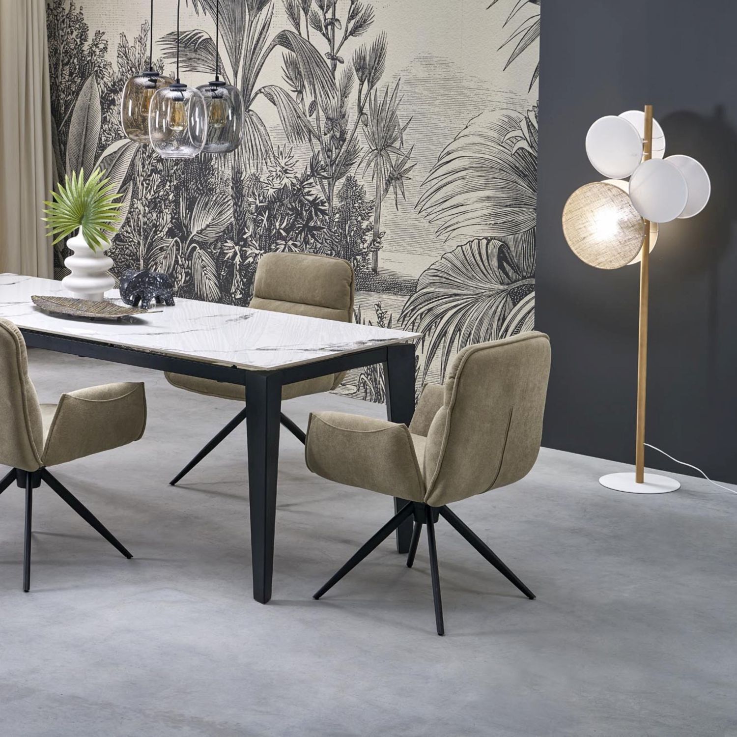 Esstisch, Marmortisch, Schwarzes Gestell, Beige Stühle, Dekor-Lampe
