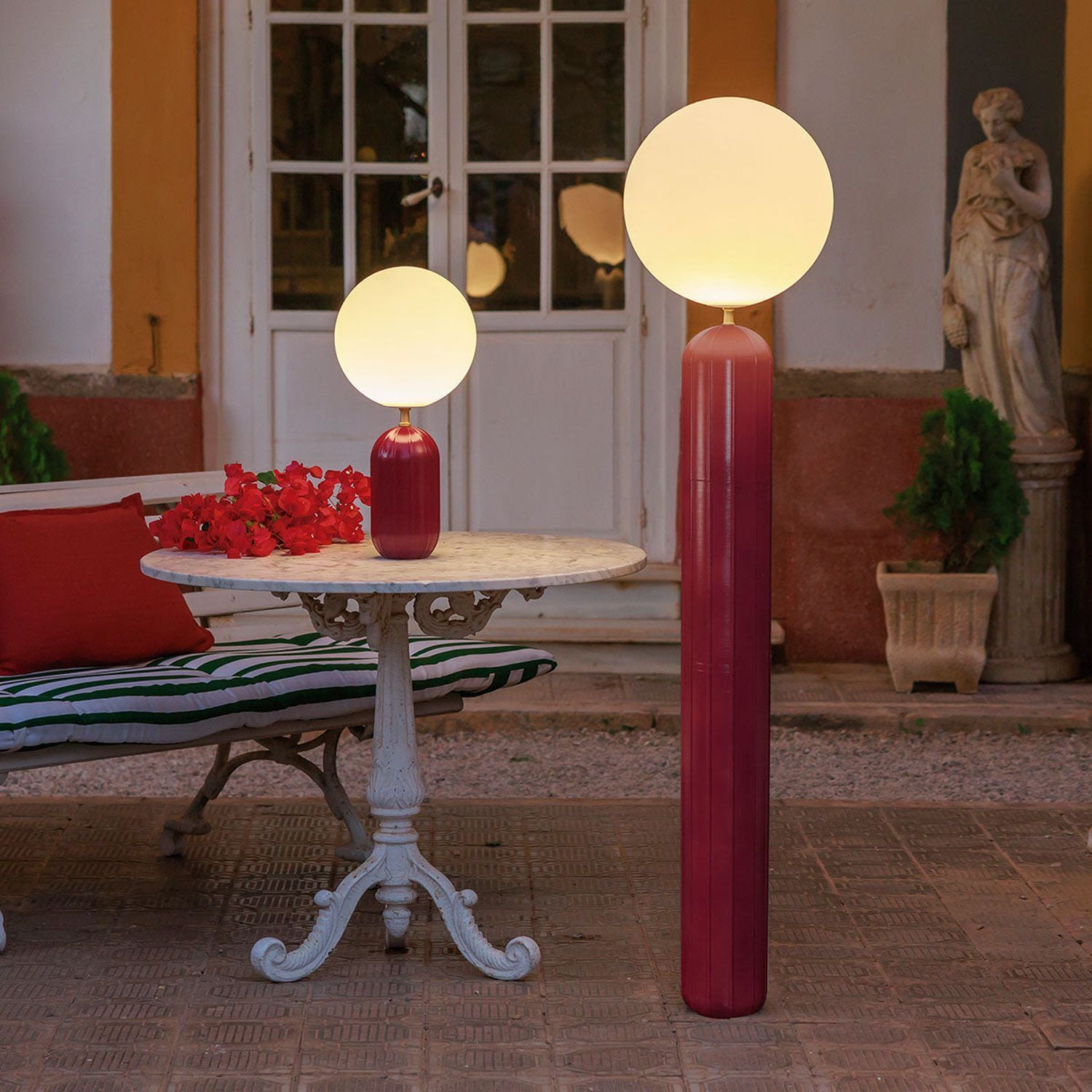 LED Akku Tischlampe Bordeaux IP54 dimmbar 3000 K 51 cm Lampen, Außenbeleuchtung, Gartenlampen, Rundliche Globen, Rot-weißer Stil