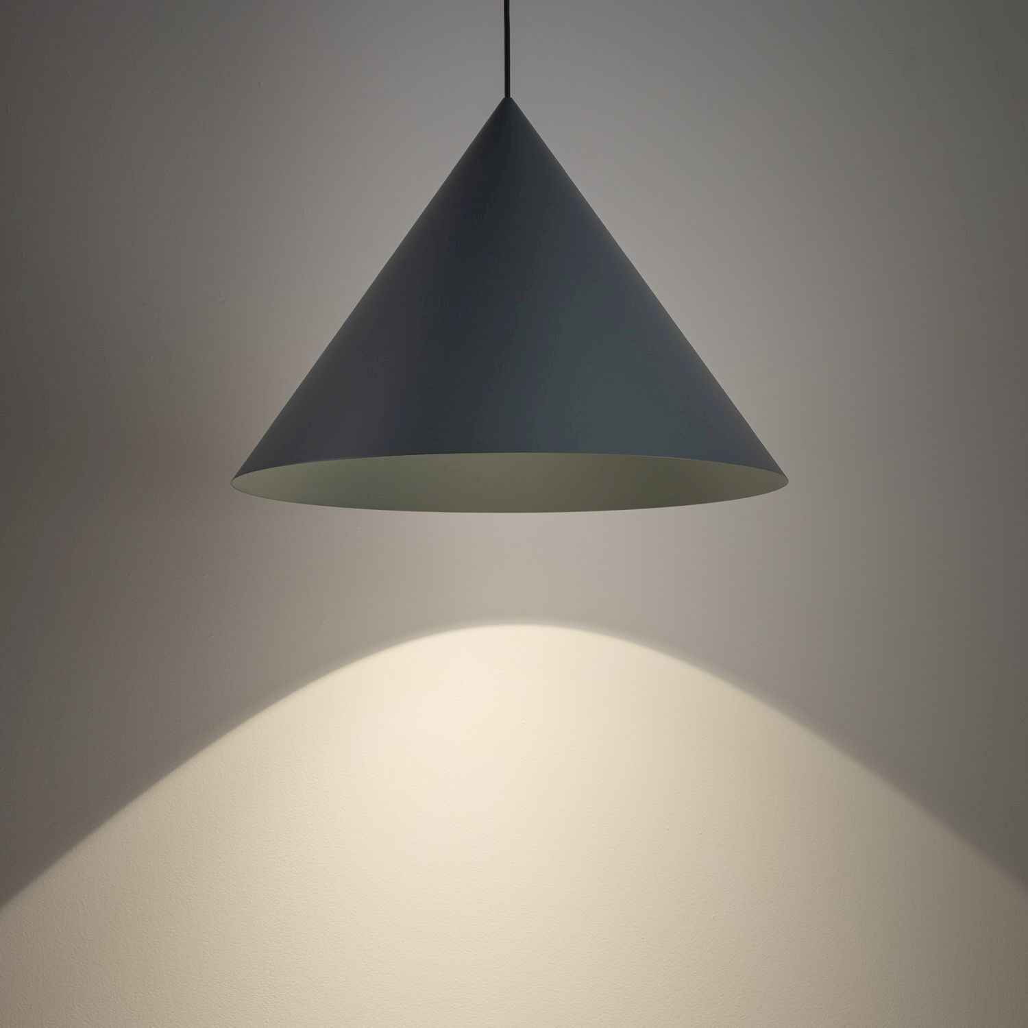 Lampe à suspendre stylée en métal Umbra bleu GU10 Ø50 cm