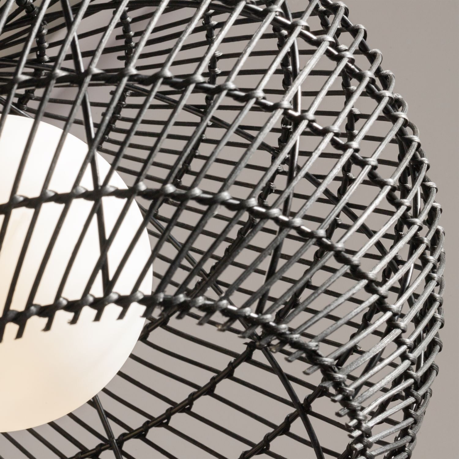 Suspension métal verre G9 ronde D : 30 cm noir blanc