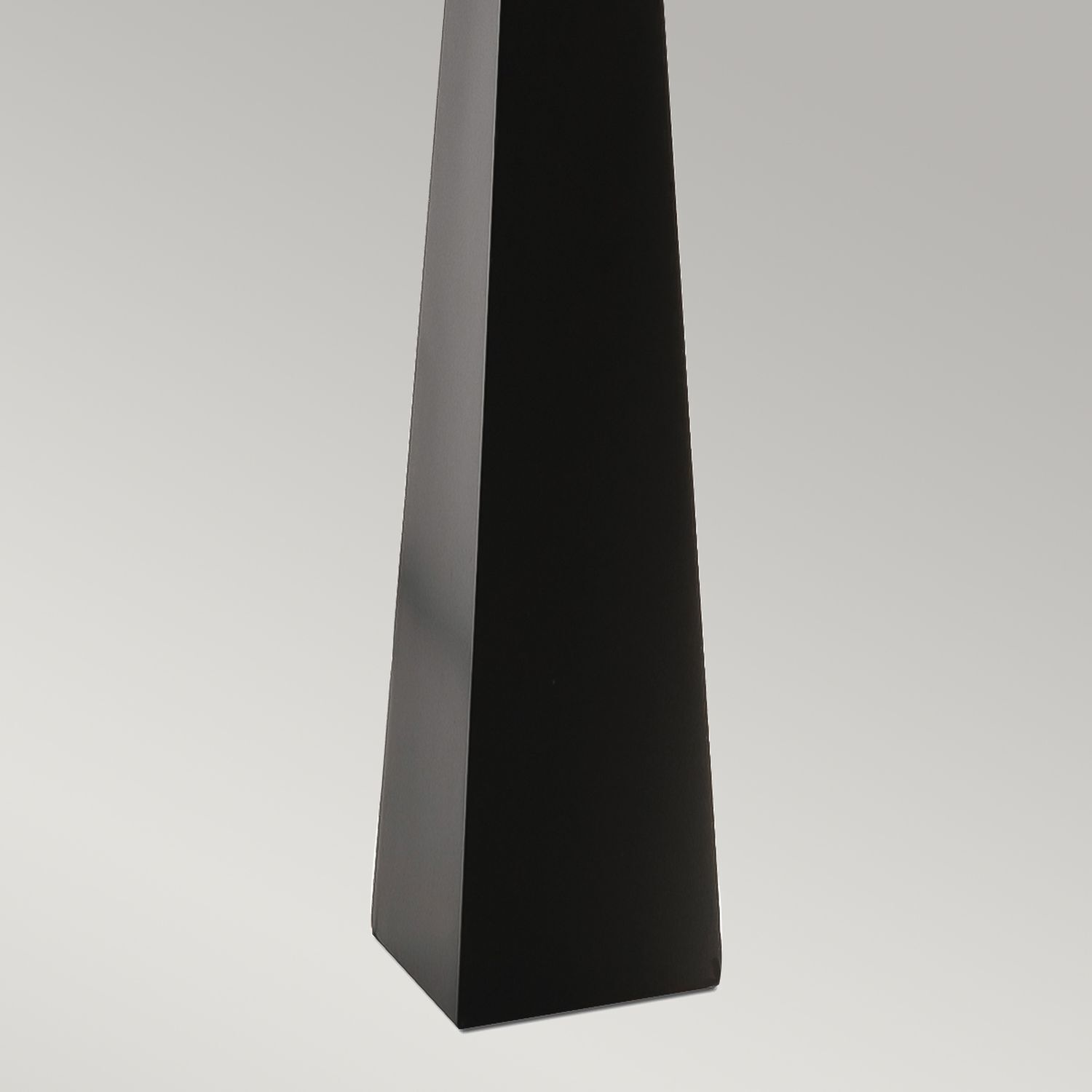 Lampadaire 181 cm Noir Blanc E27 Métal Tissu Moderne Gebäude, Denkmal, Säule, Töpferei, Obelisk