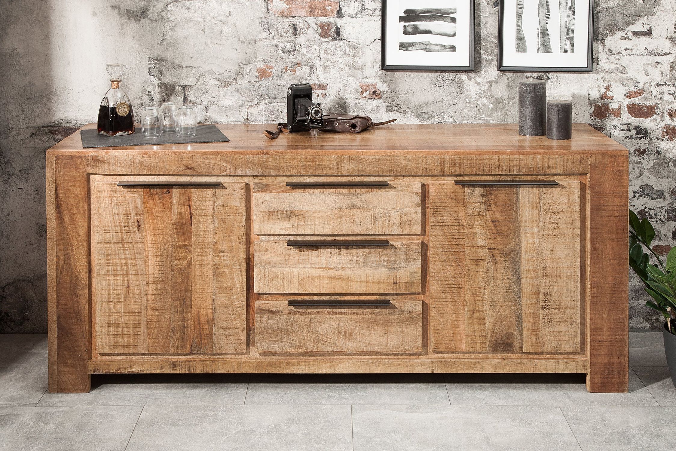 Buffet en bois de manguier 174 x 76 cm fait main tiroirs portes Moebel, Anrichte, Holz, Hartholz, Gebeiztes Holz