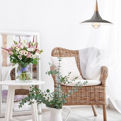 Blumen-Arrangement, Topfpflanze, Dekoration für Ihr Zuhause, Kissen, Lampe