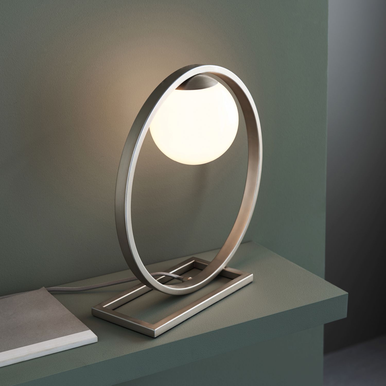Lampe de table métal verre H : 32,2 cm en argent blanc G9