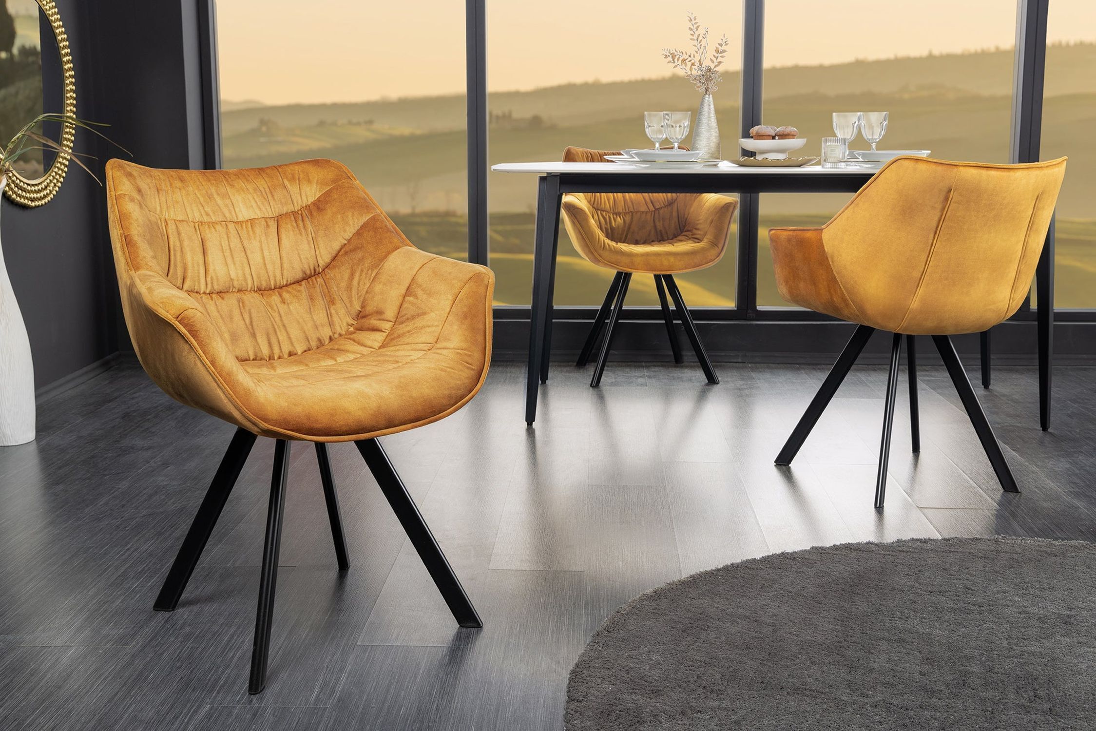 Chaise de salle à manger velours métal jaune noir avec accoudoirs Fußboden, Mobiliar, Stuhl, Innenarchitektur, Teppich