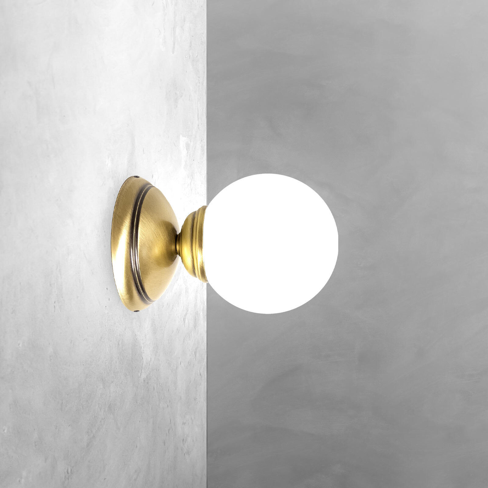 Applique salle de bain Ø 12 cm Abat-jour sphérique verre laiton E14