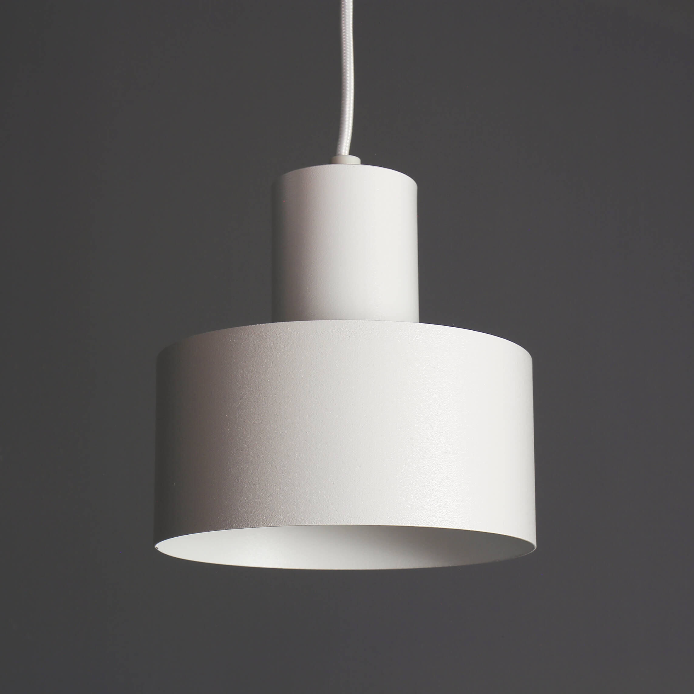 Suspension blanche Retro en forme d'abat-jour