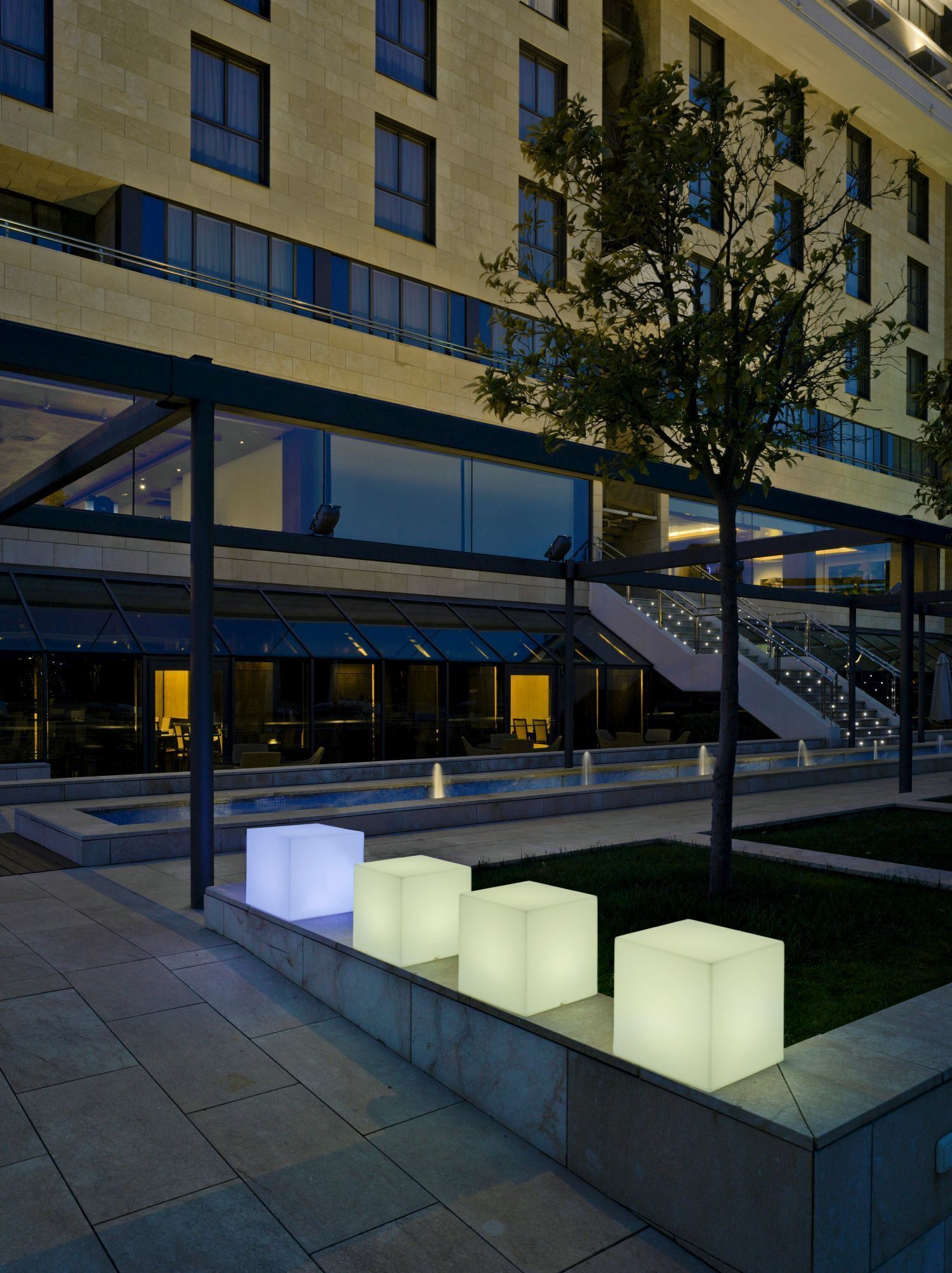 Gebäude, Bürogebäude, Stadt, Städtisch, Beleuchtung