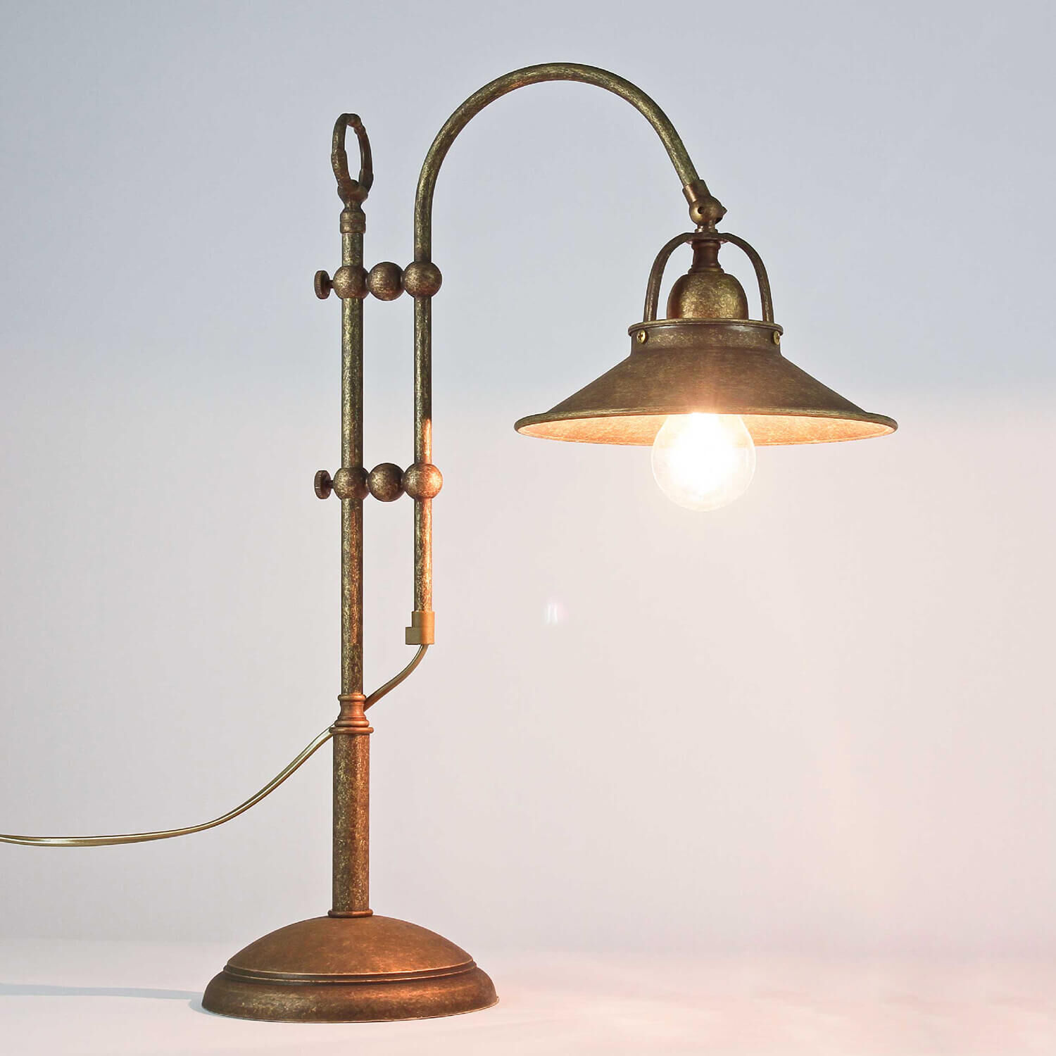 Lampe de table en laiton antique bronze