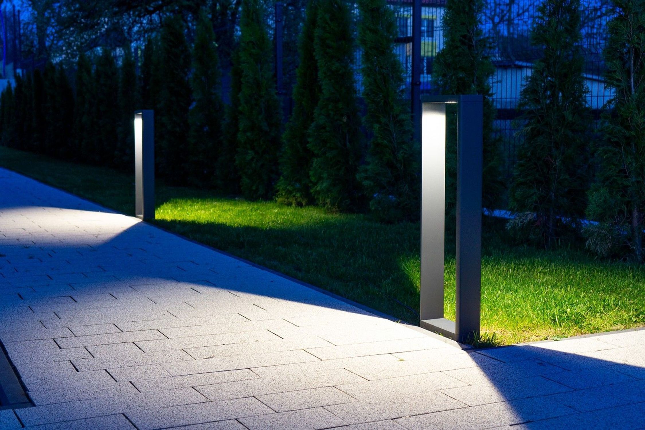 Lampadaire LED extérieur aluminium verre IP65 9 W 75 cm de haut