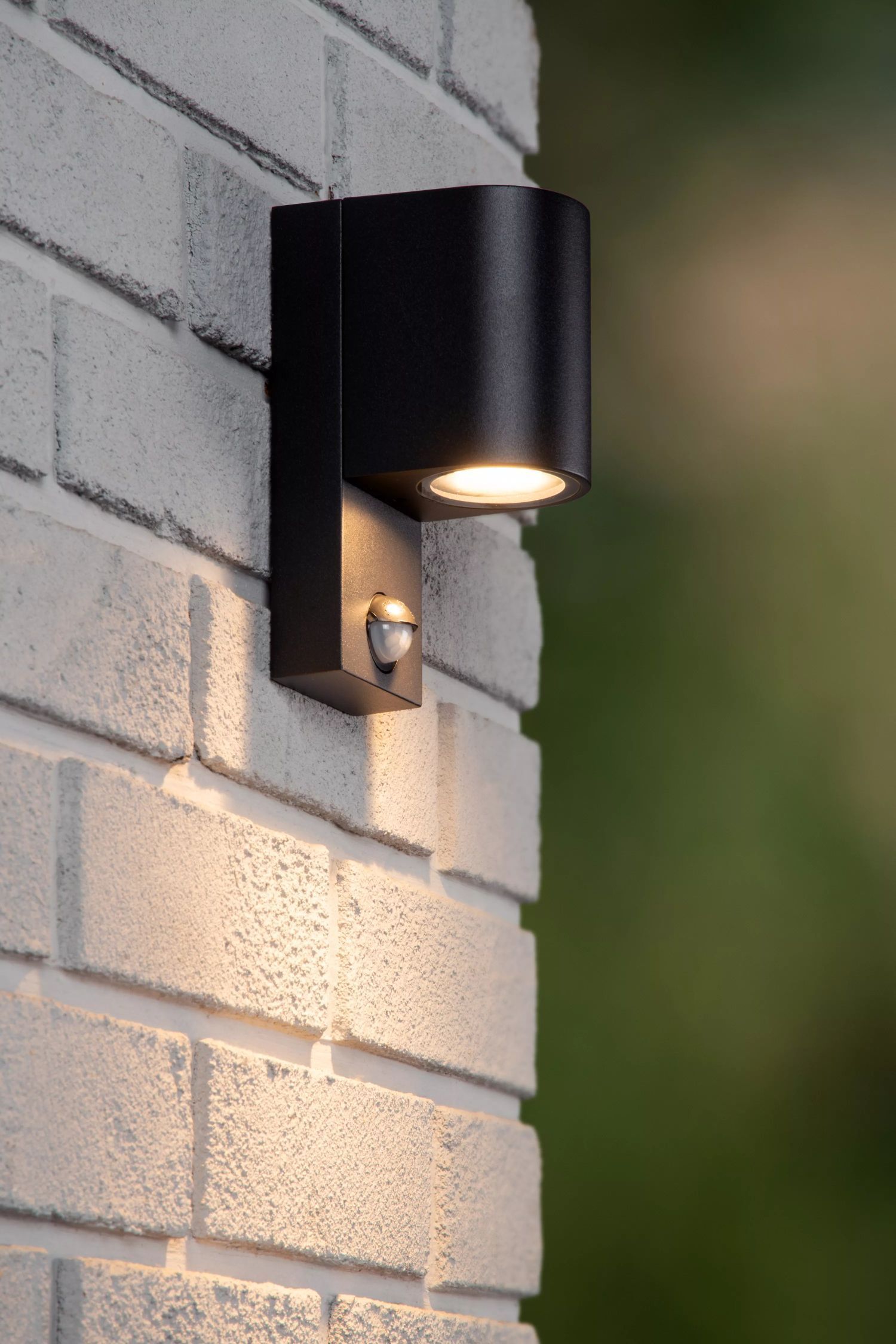 Applique murale détecteur de mouvement aluminium noir IP65 GU10