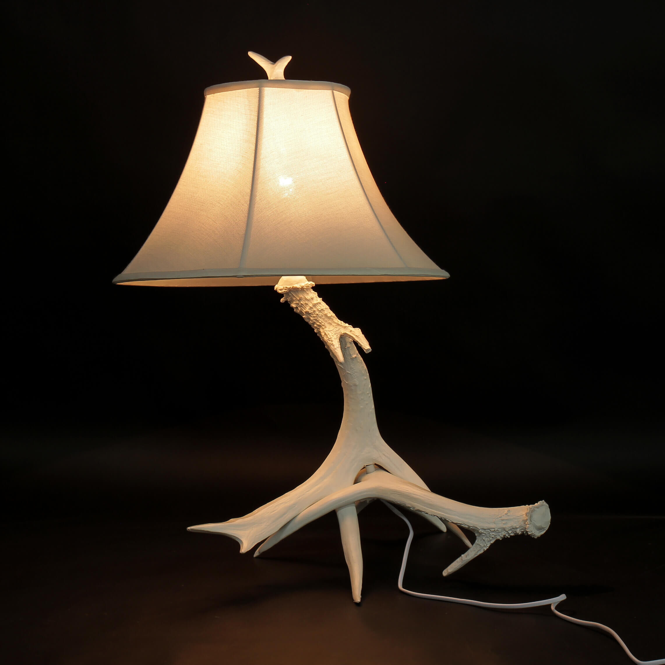 Lampe de table blanc optique bois de cerf