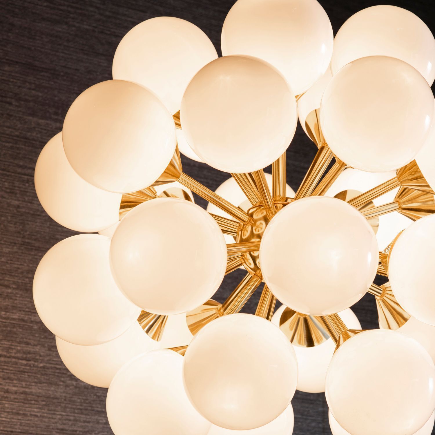 Lampe à suspendre verre métal L : 55 laiton blanc boule abat-jour 28x G9