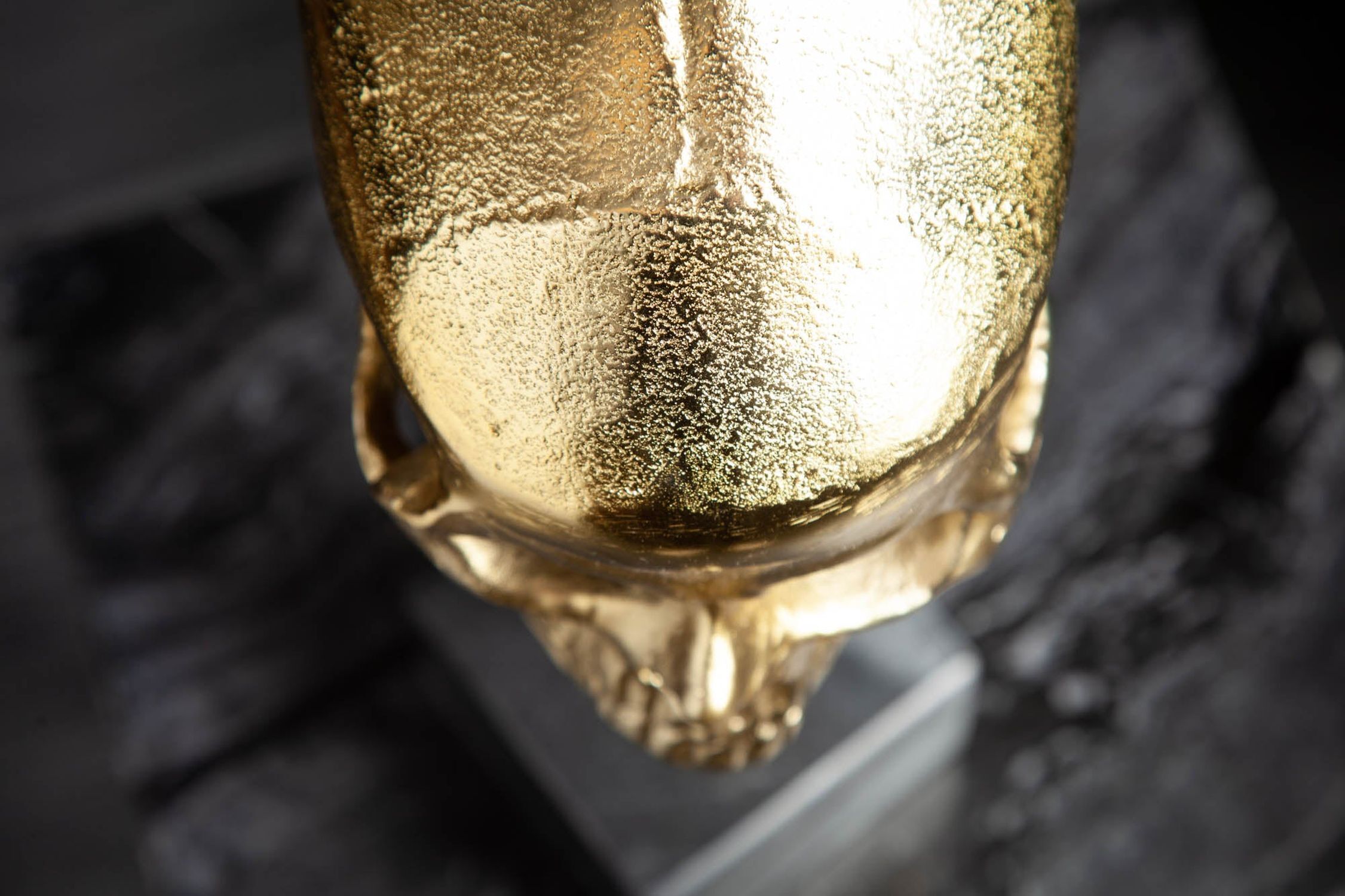 Statue décorative Tête de mort en or noir H : 35 cm Métal Marbre Glas, Gold, Alkohol, Bier, Getränk