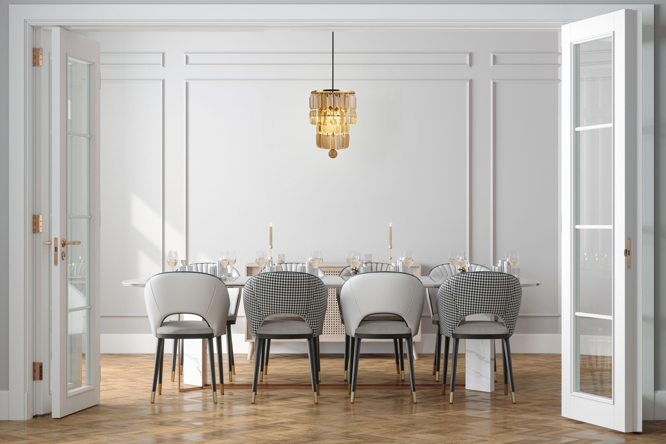 Esstisch, Stühle, Pendelleuchte, Kerzen, Gedeckter Tisch