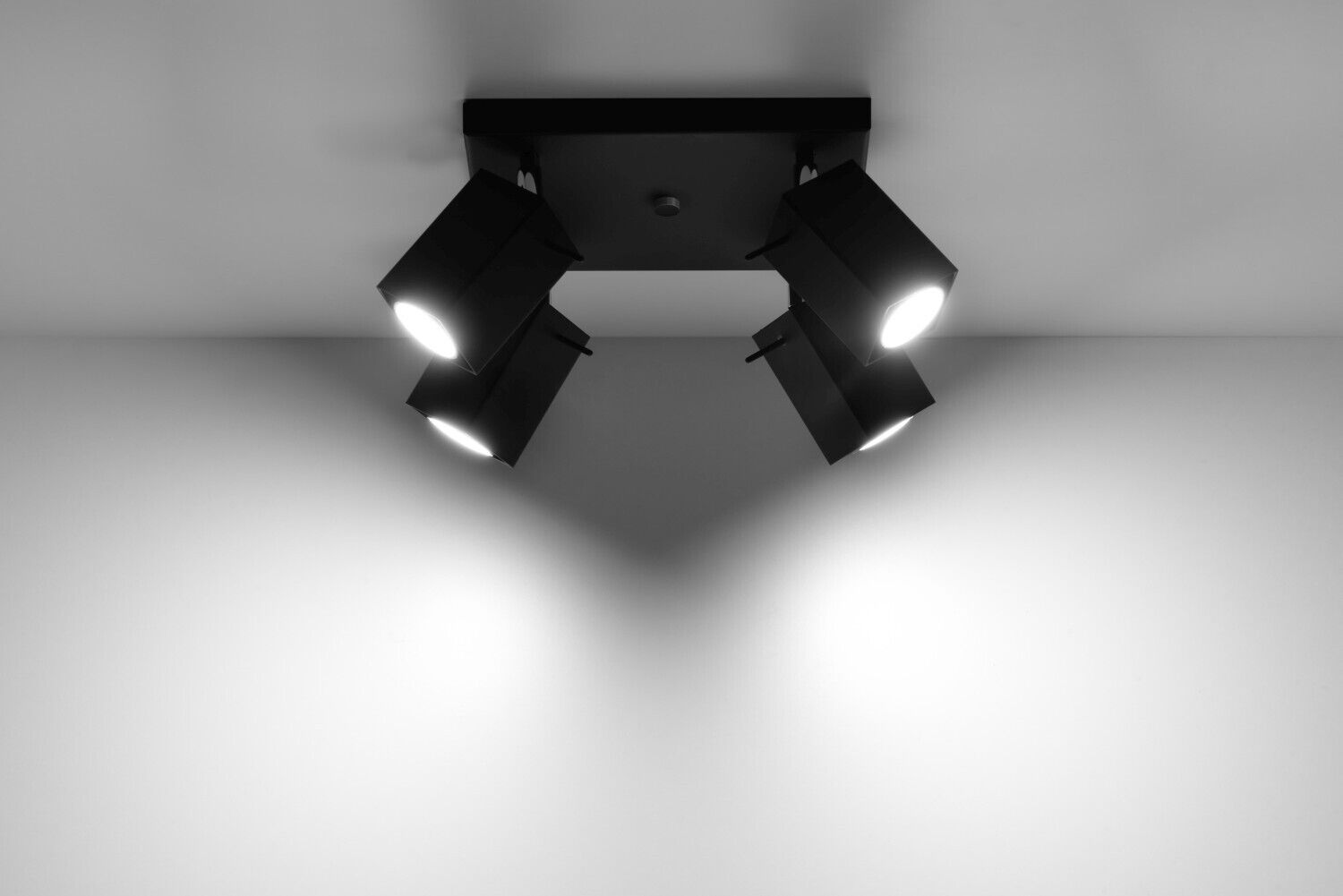 Projecteur en saillie FALERIA en noir 4-flmg
